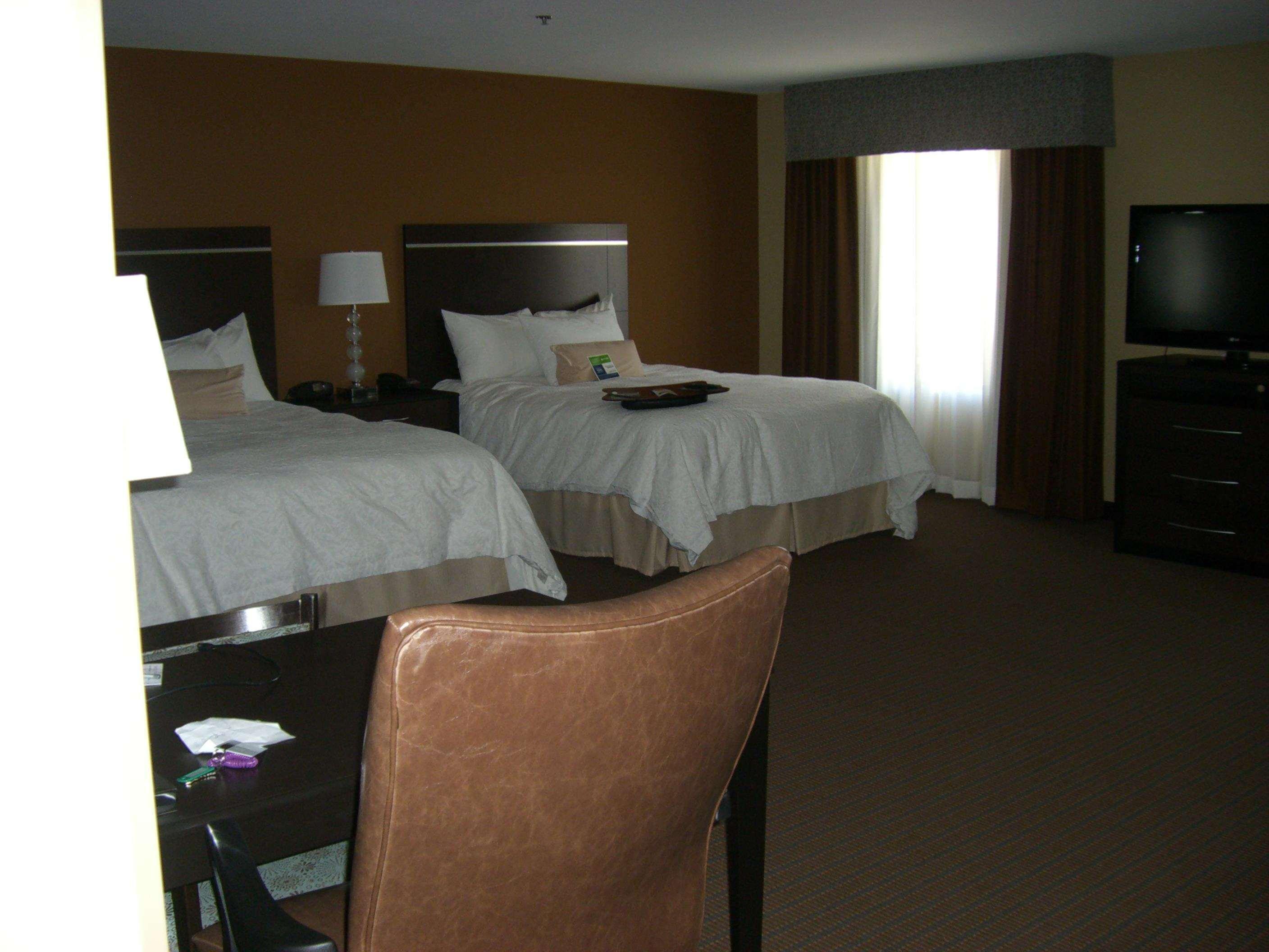 Hampton Inn And Suites Pueblo/North Room photo