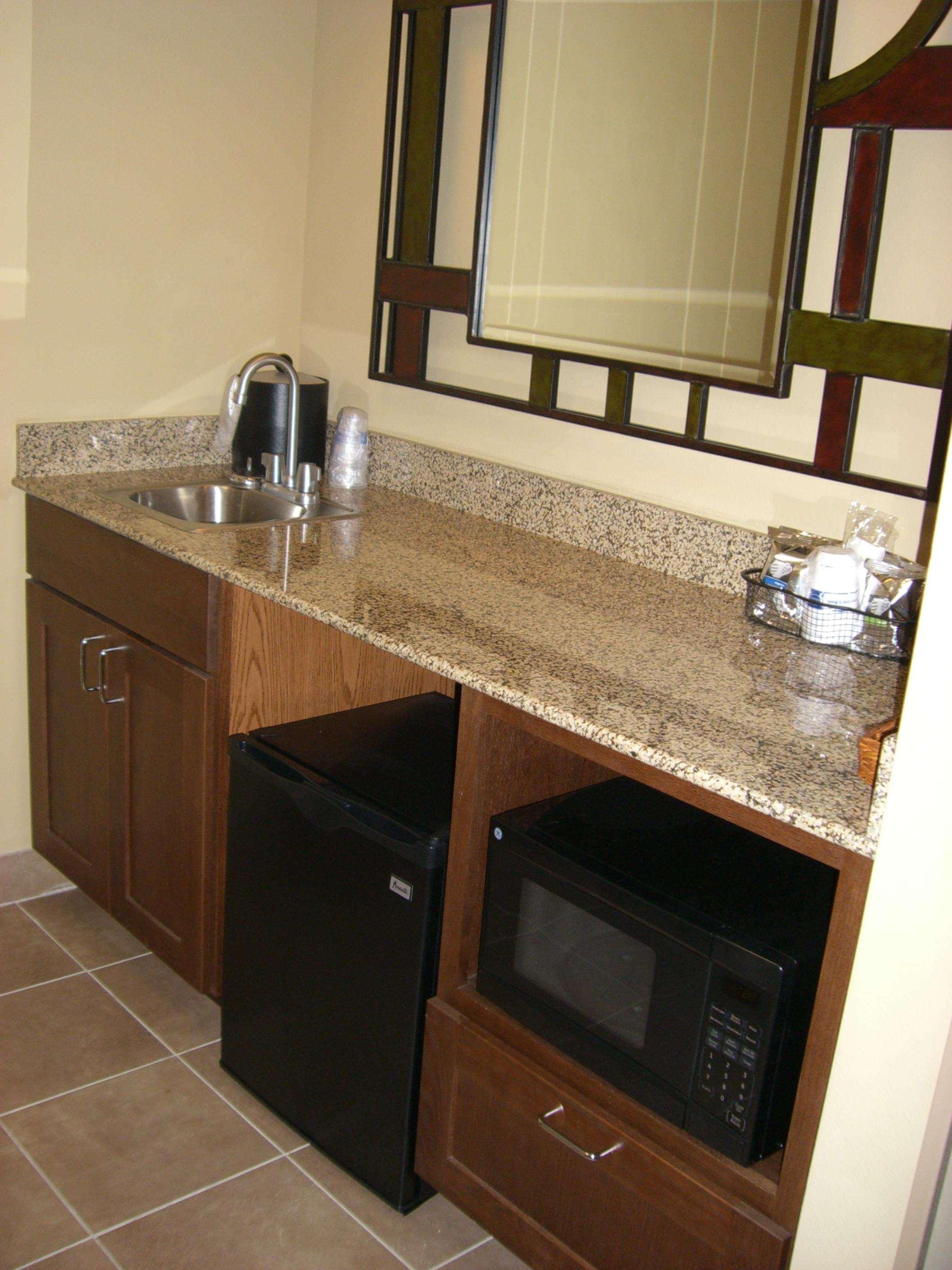 Hampton Inn And Suites Pueblo/North Room photo