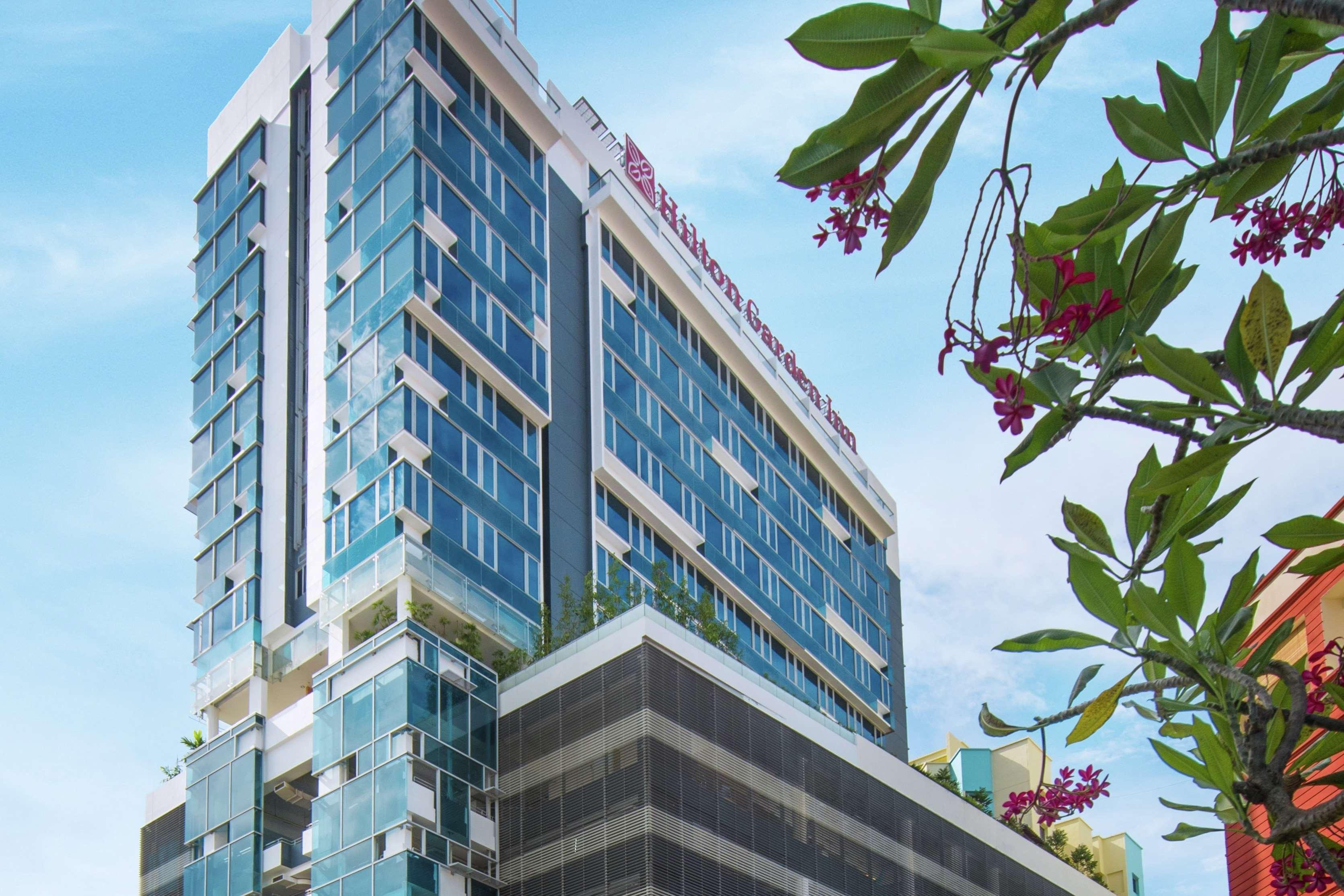 Hilton Garden Inn Singapore Serangoon Exterior photo