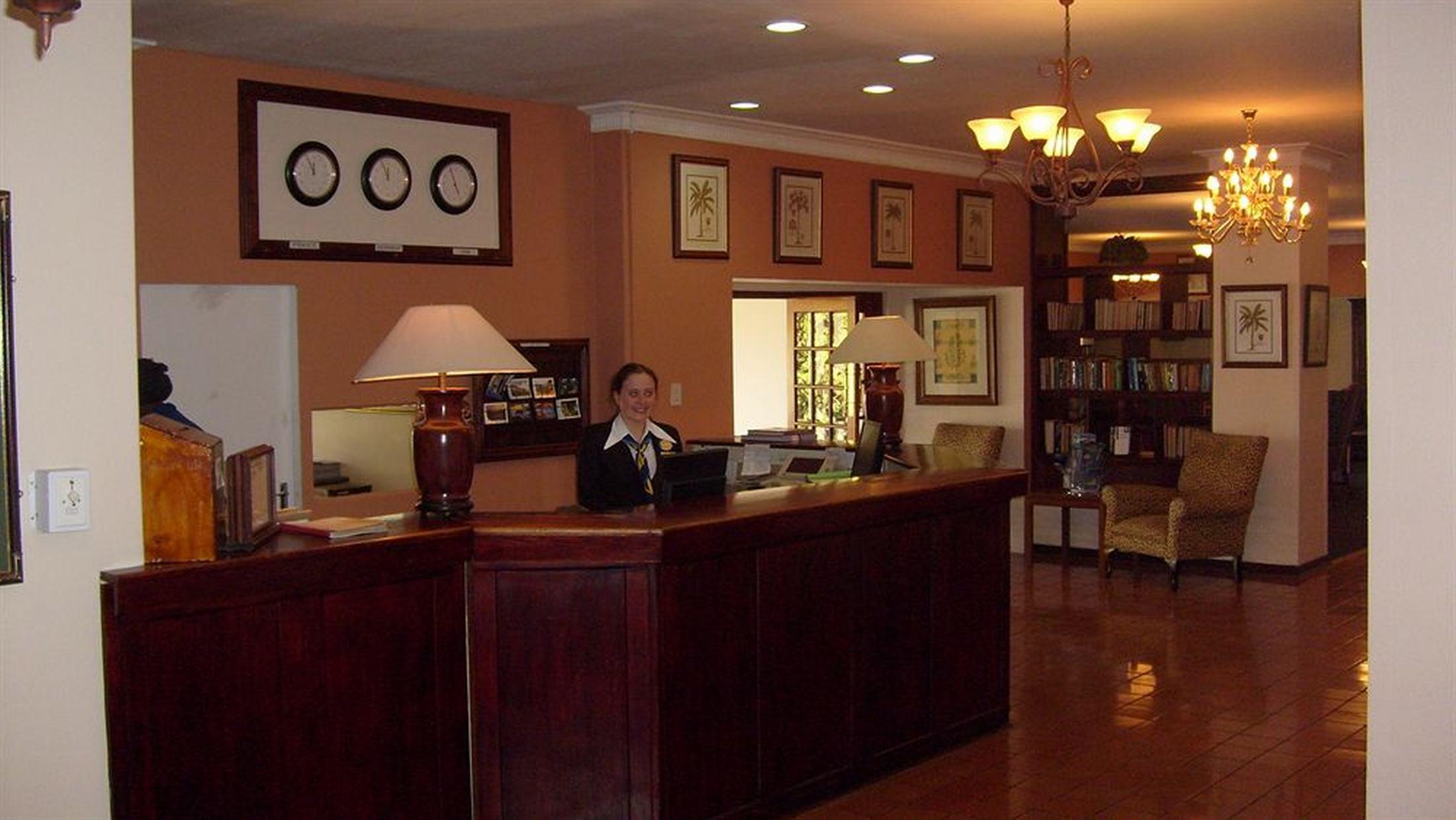 Econo Lodge Inn & Suites Drumheller Exterior photo