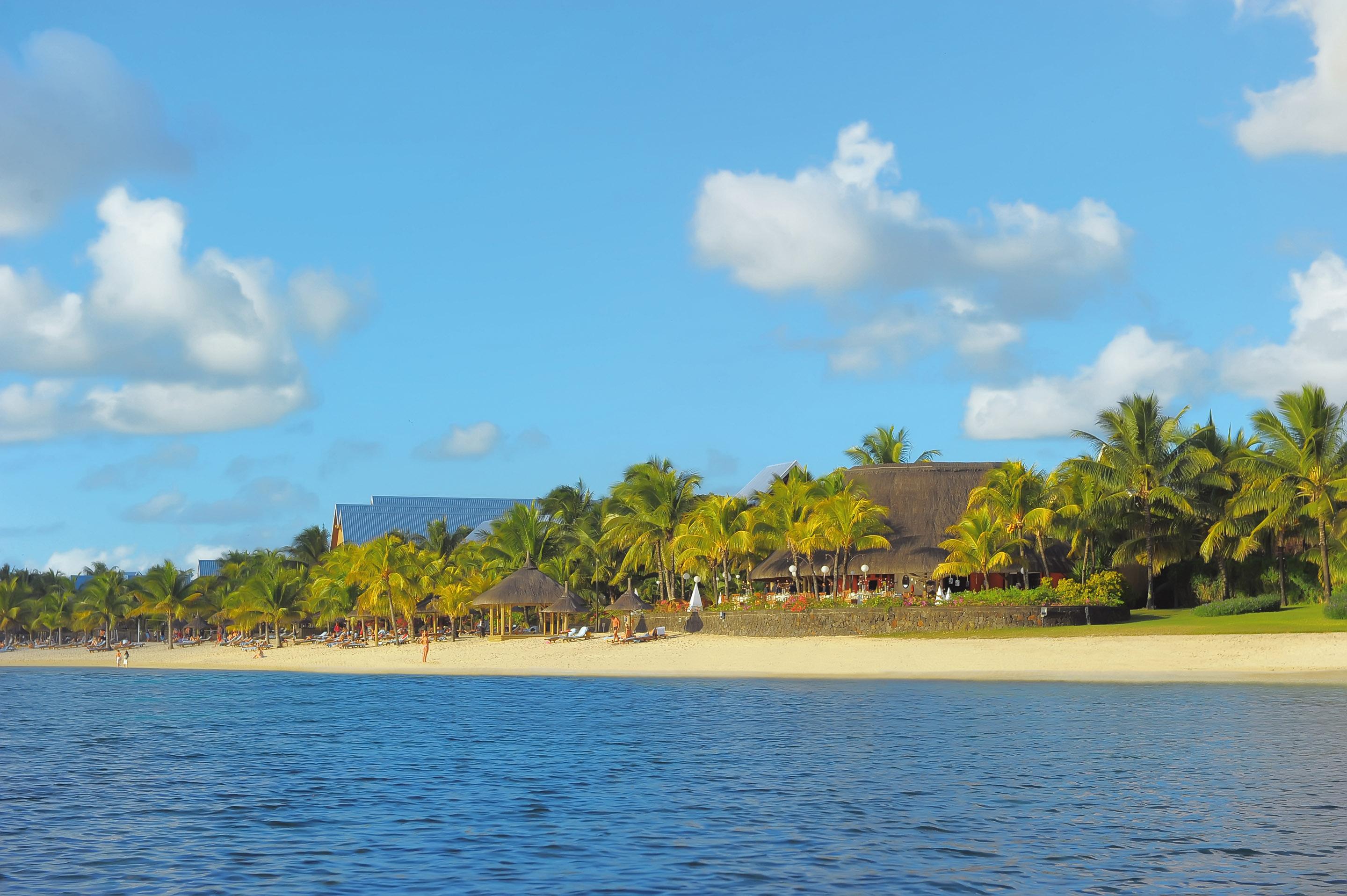 Victoria Beachcomber Resort & Spa Pointe aux Piments Exterior photo