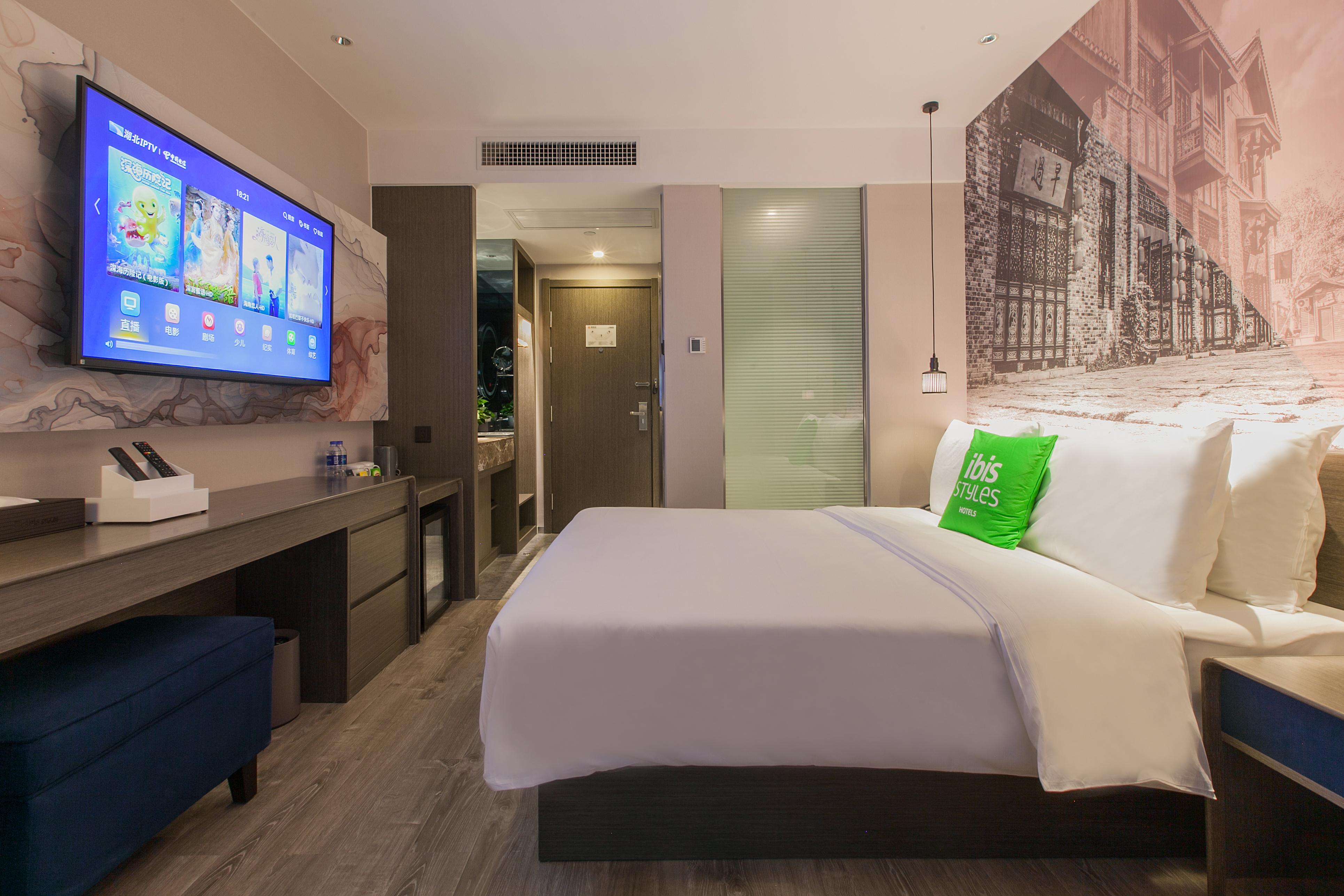 Ibis Styles Wuhan Optics Valley Square Hotel Exterior photo