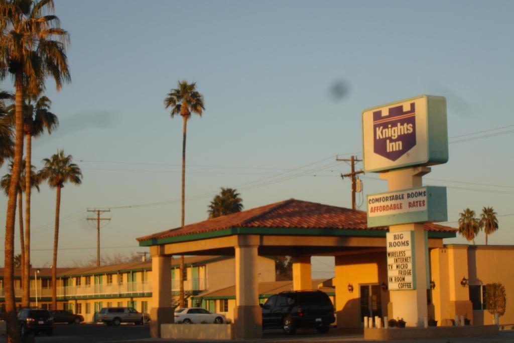 Rodeway Inn & Suites Blythe I-10 Exterior photo