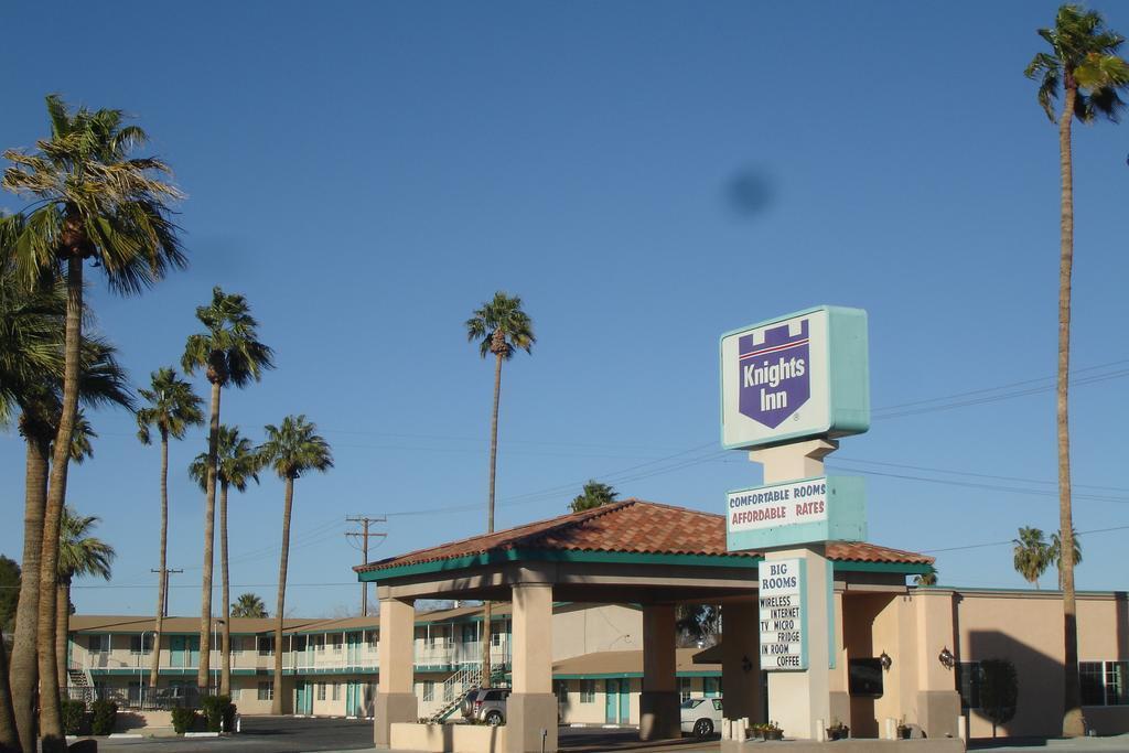 Rodeway Inn & Suites Blythe I-10 Exterior photo