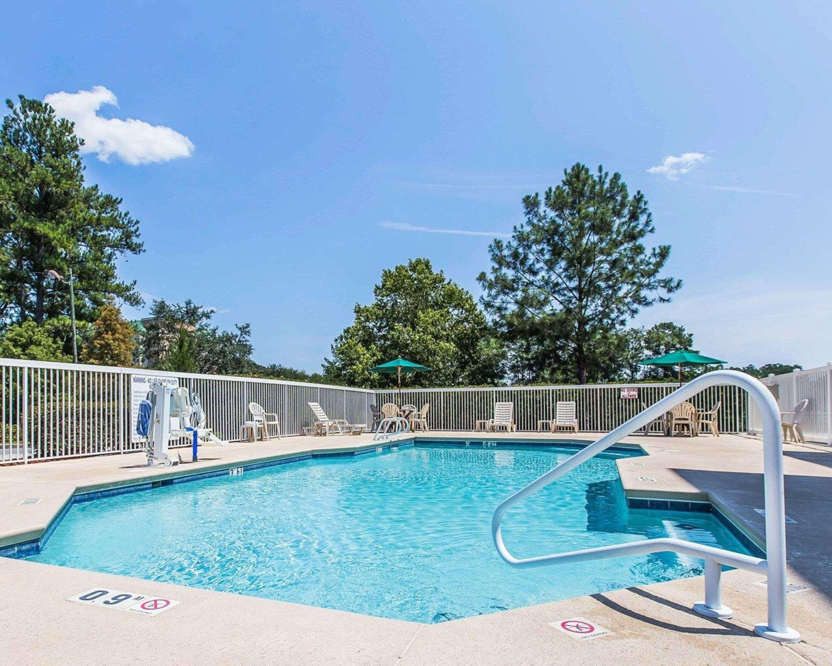 Comfort Suites Valdosta Exterior photo