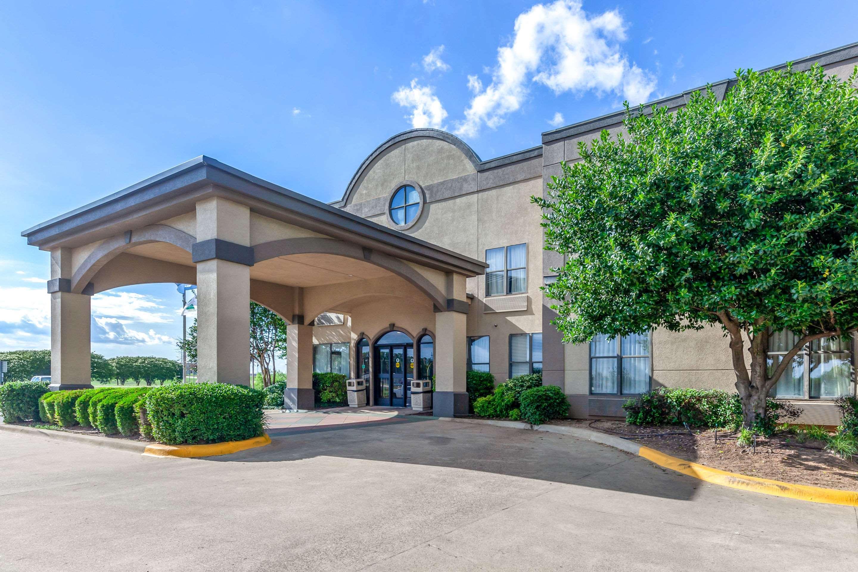 Quality Inn & Suites Durant Exterior photo