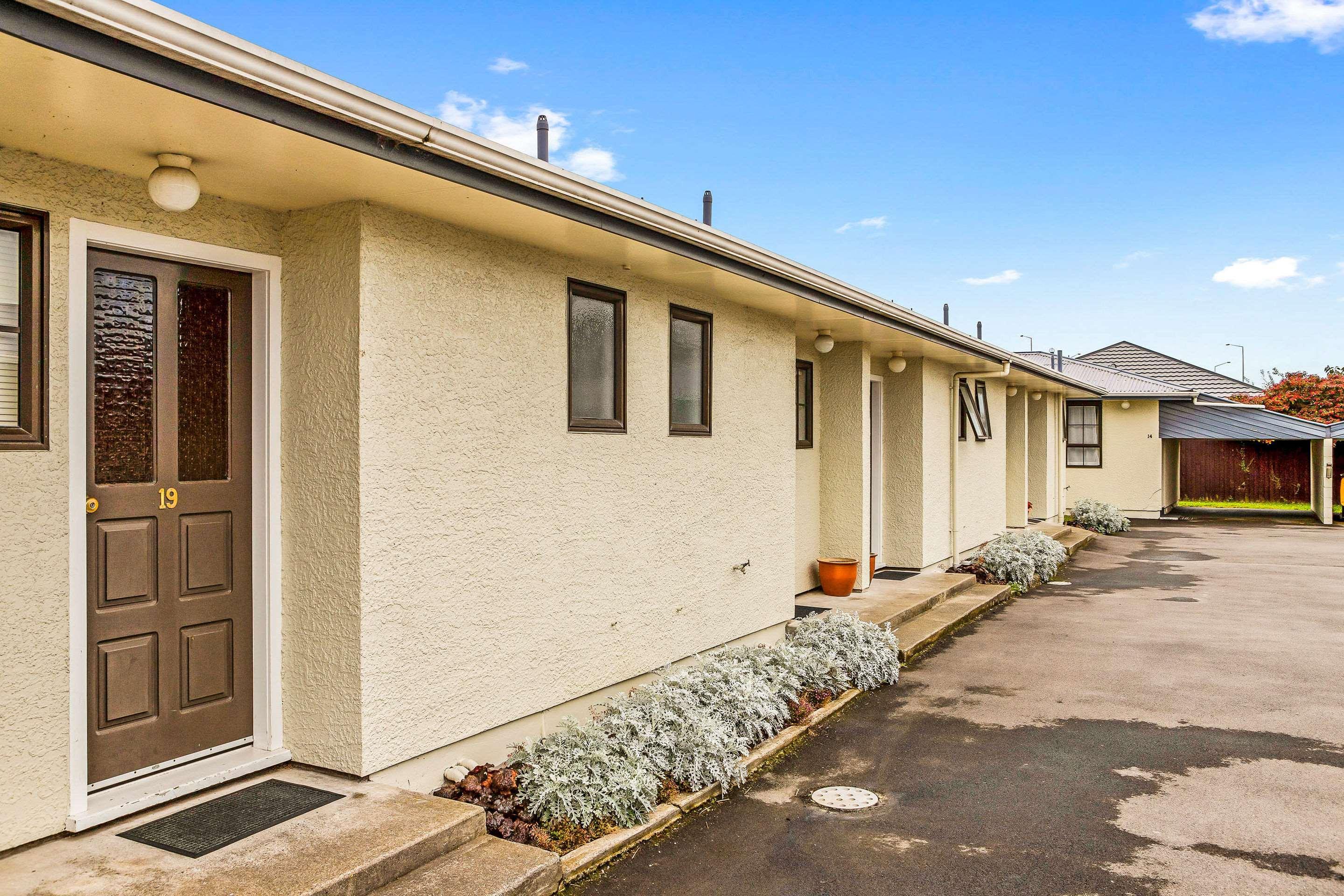 Econo Lodge Canterbury Court Motel Christchurch Exterior photo