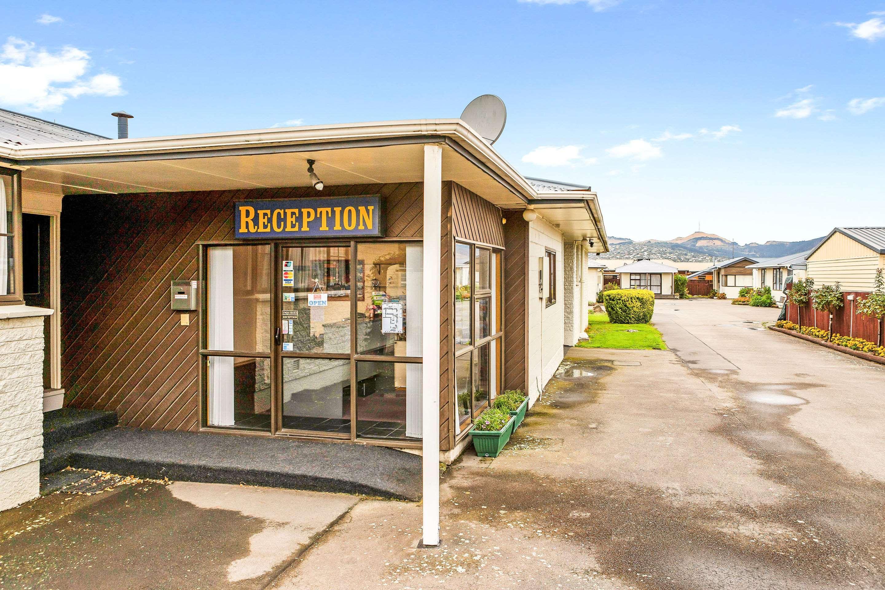 Econo Lodge Canterbury Court Motel Christchurch Exterior photo