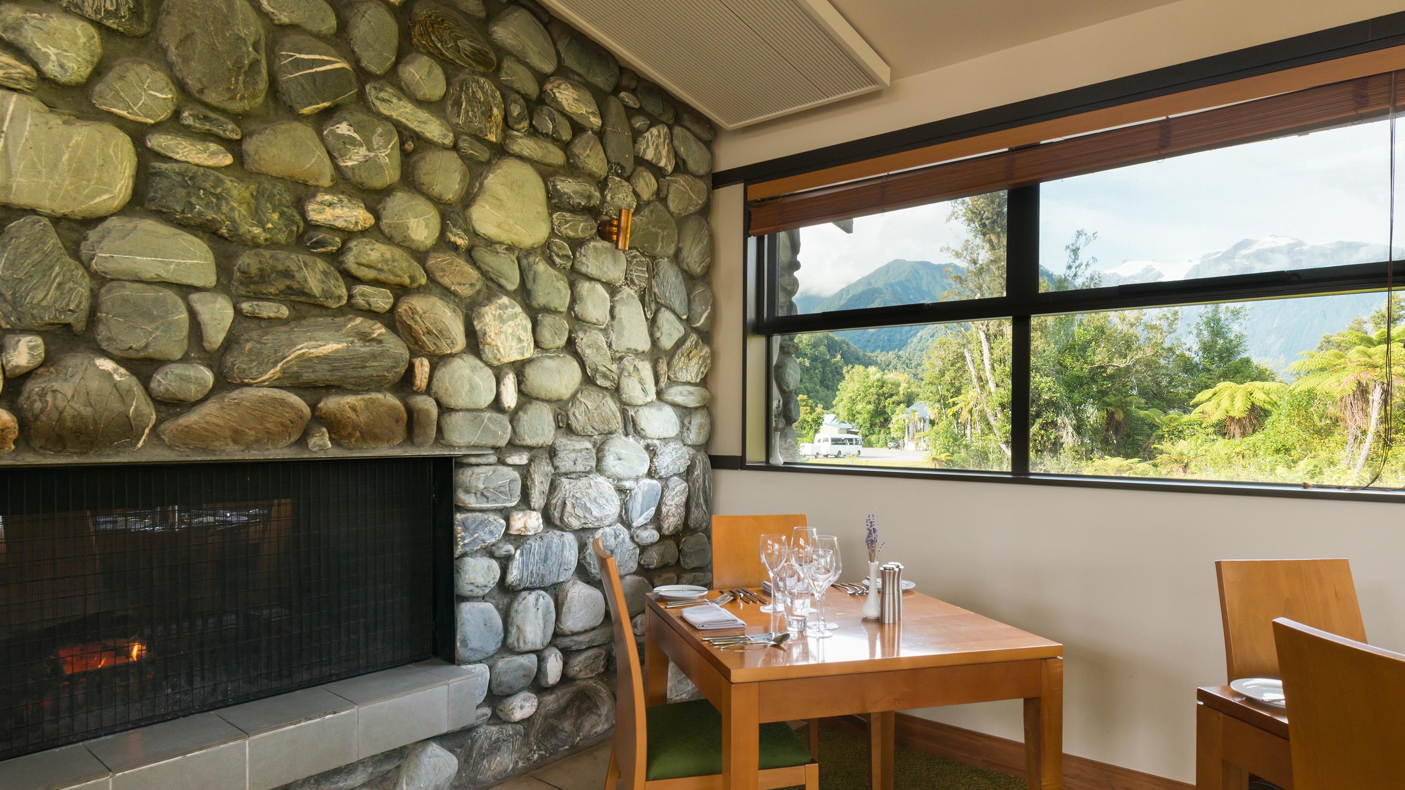 Te Waonui Forest Retreat Franz Josef Restaurant photo