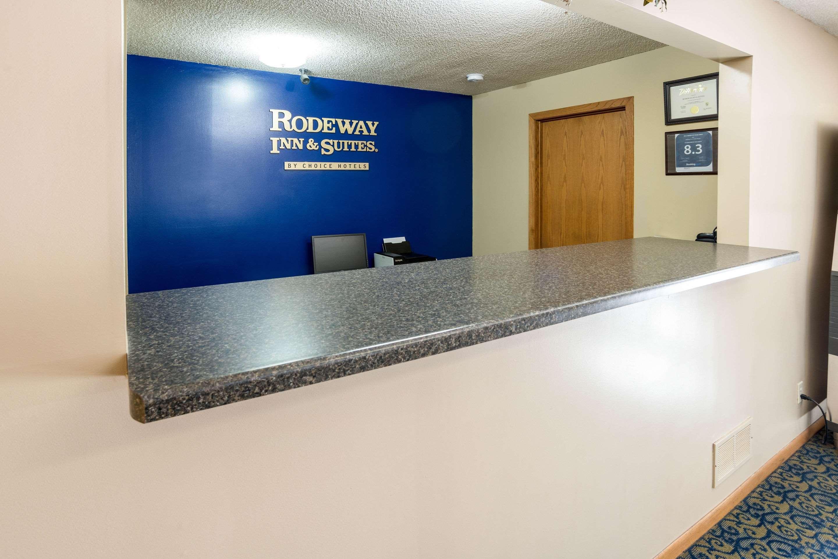 Rodeway Inn & Suites Austin Exterior photo