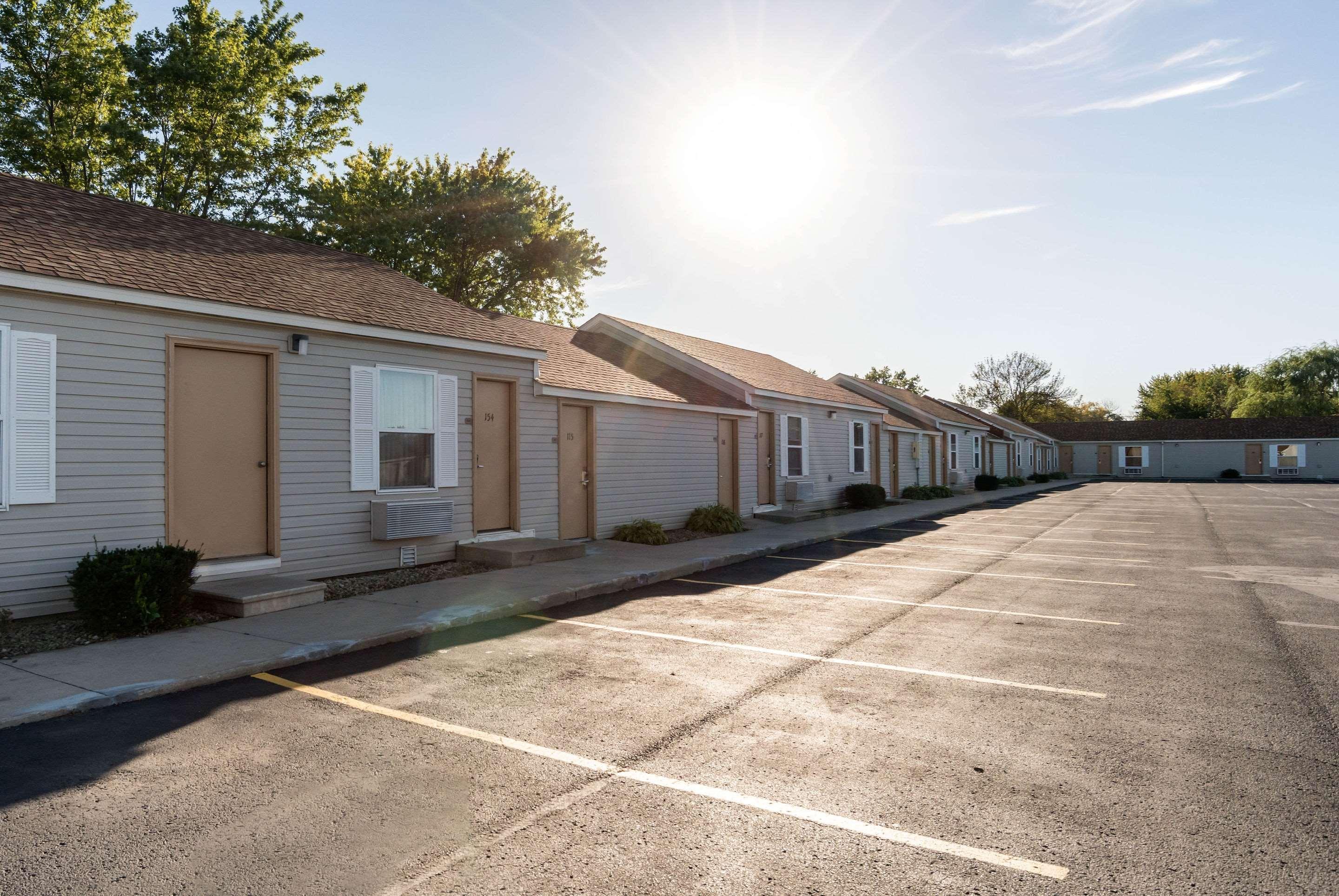 Rodeway Inn & Suites Austin Exterior photo