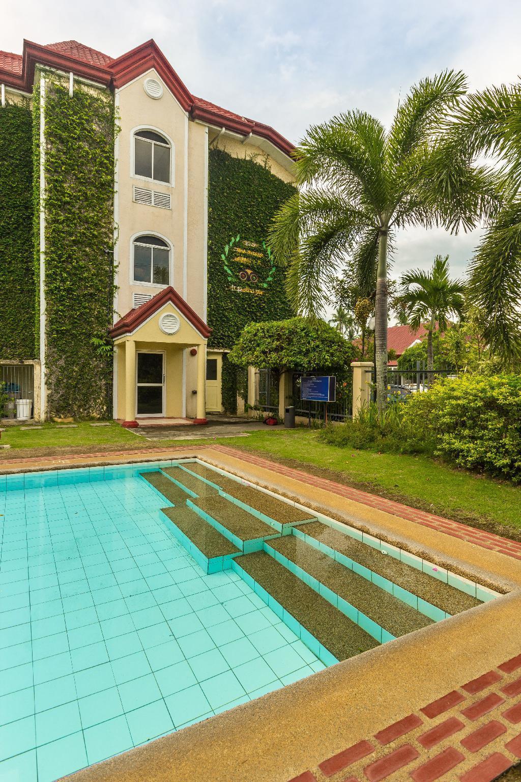 Microtel By Wyndham Batangas Santo Tomas Exterior photo