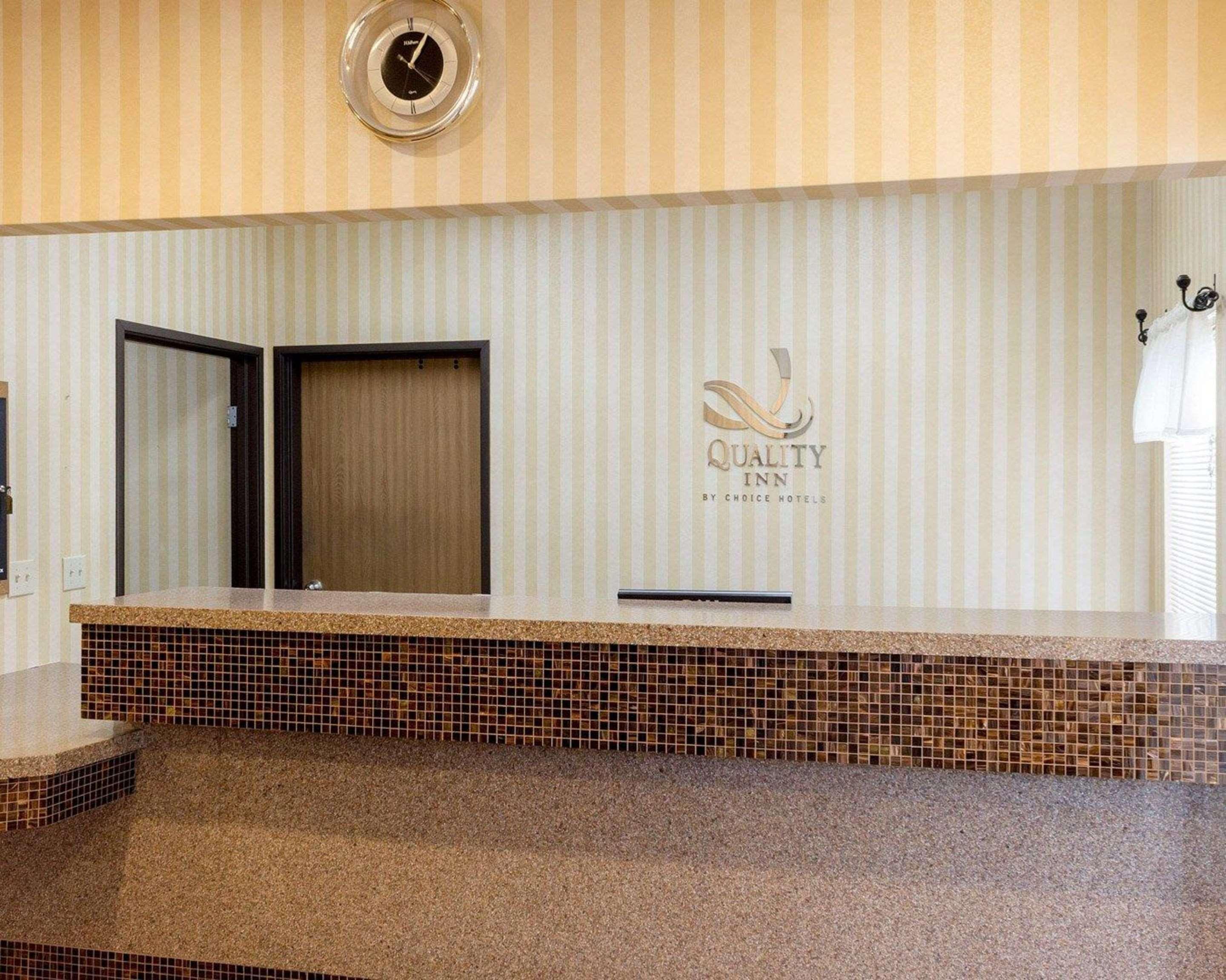 Quality Inn Brookings-University Exterior photo