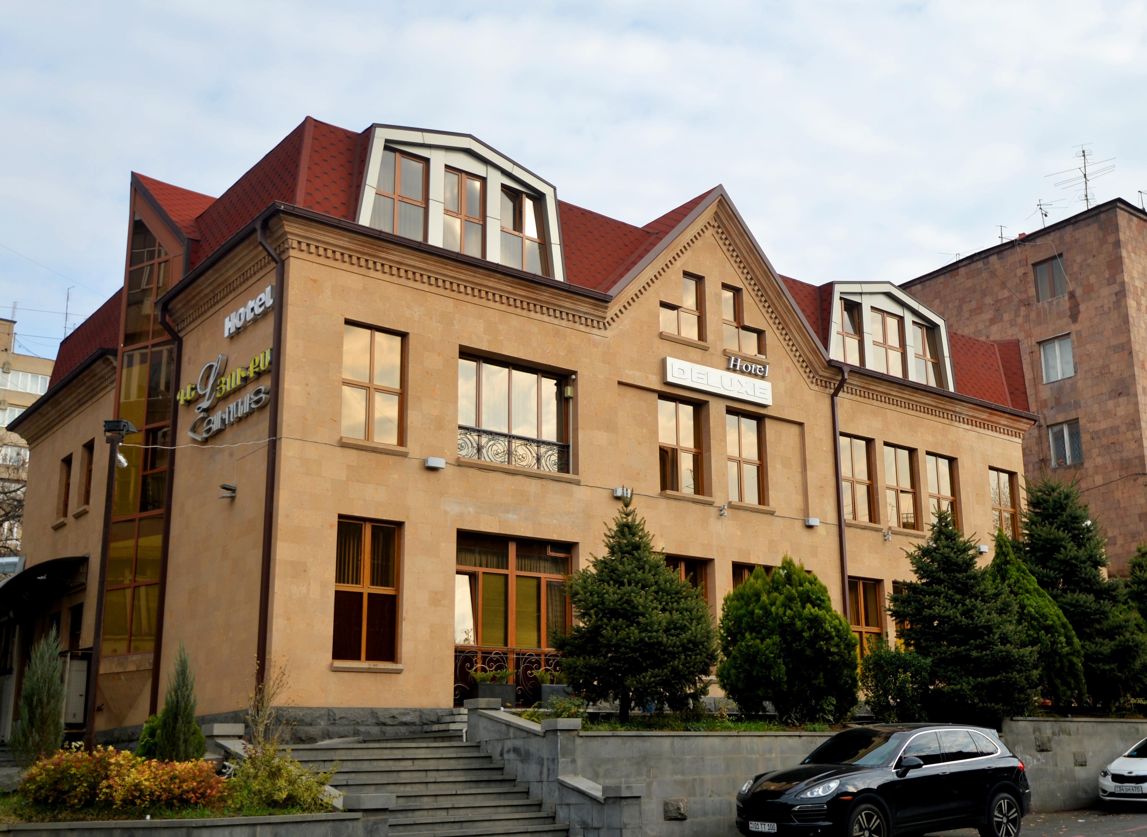 Yerevan Deluxe Hotel Exterior photo