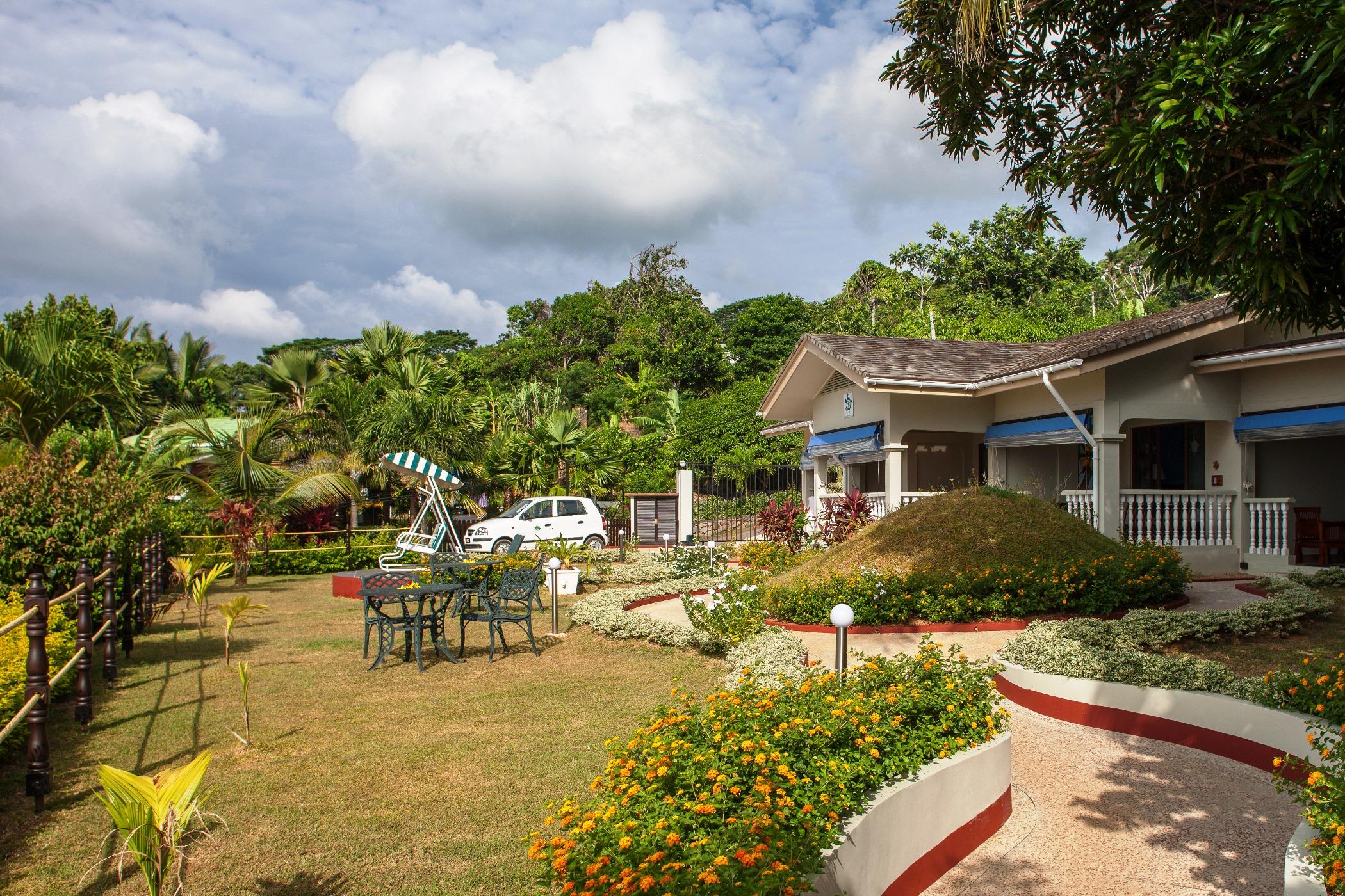 Le Relax Hotel And Restaurant Anse Royale Exterior photo