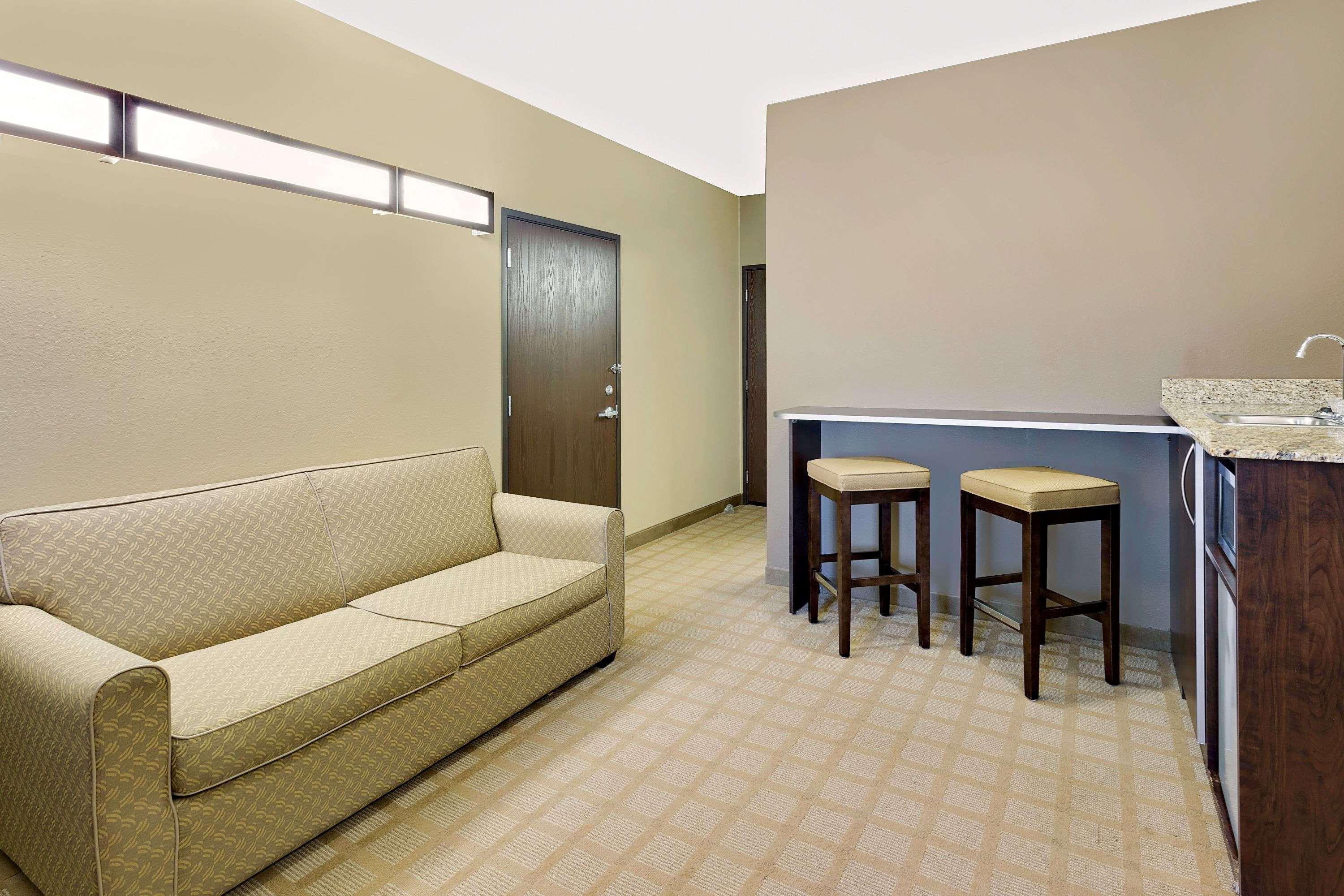 Microtel Inn & Suites By Wyndham Prairie Du Chien Exterior photo