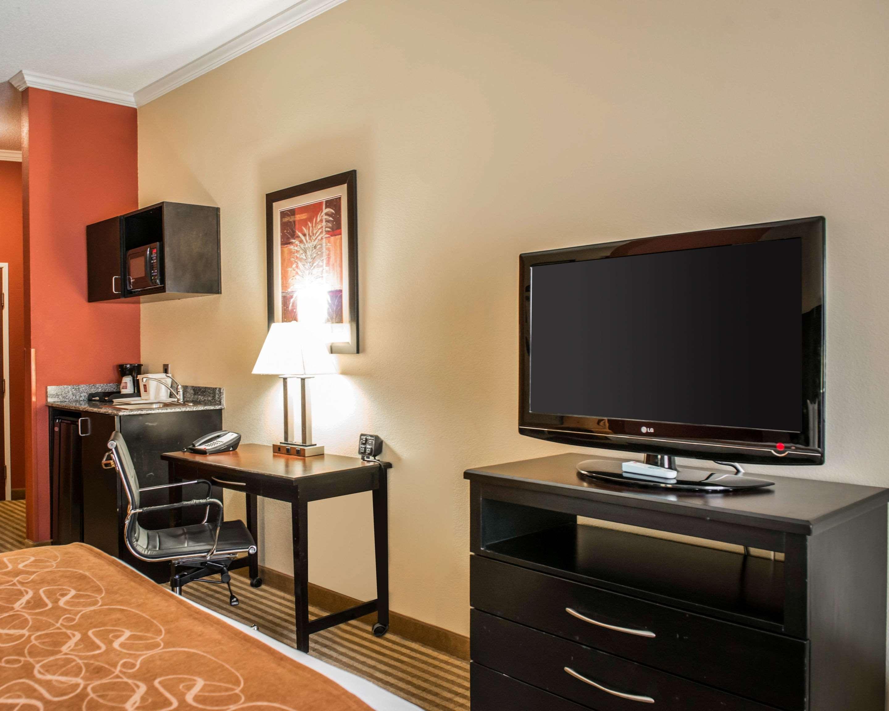 Comfort Suites Panama City Near Tyndall Afb Exterior photo