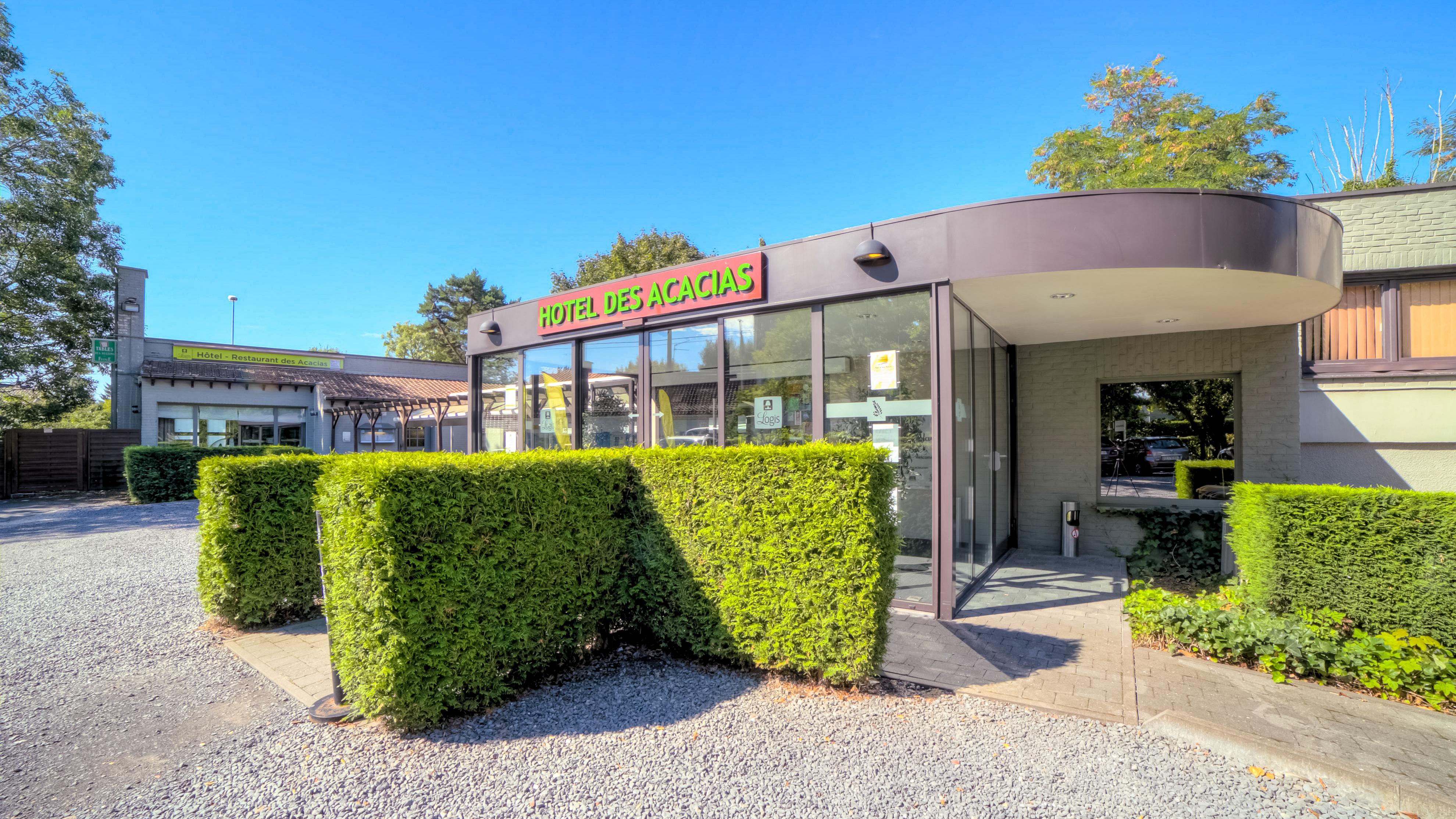 Logis Hotel Restaurant Des Acacias Lille Tourcoing Neuville-en-Ferrain Exterior photo
