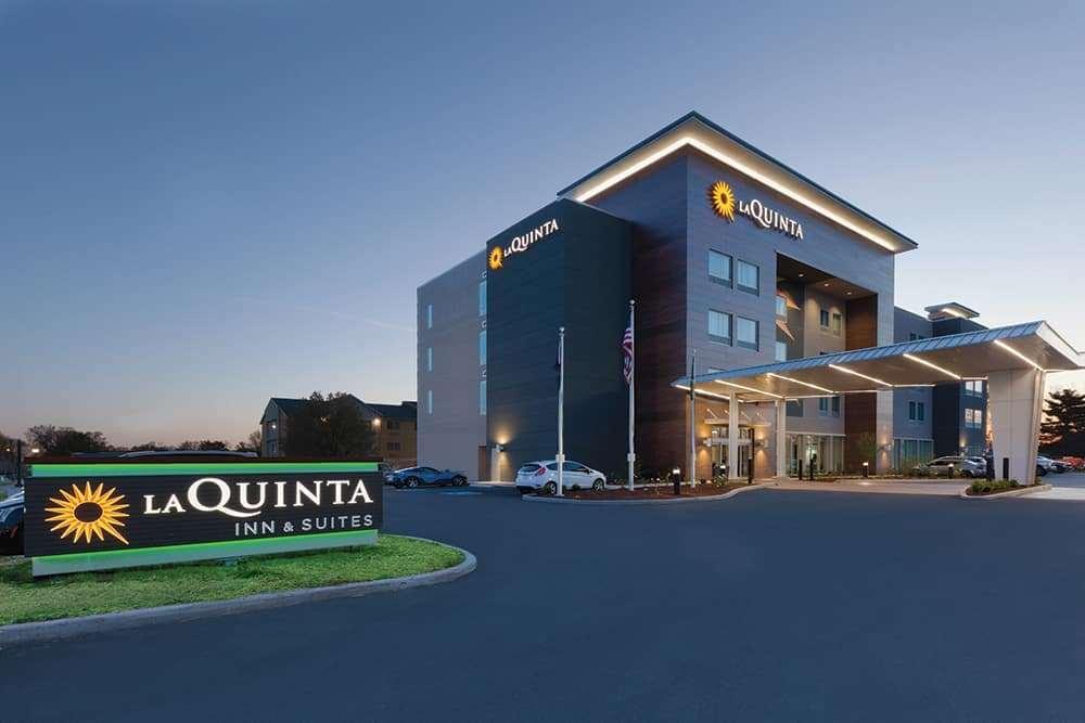 La Quinta Inn & Suites By Wyndham Lewisville Exterior photo