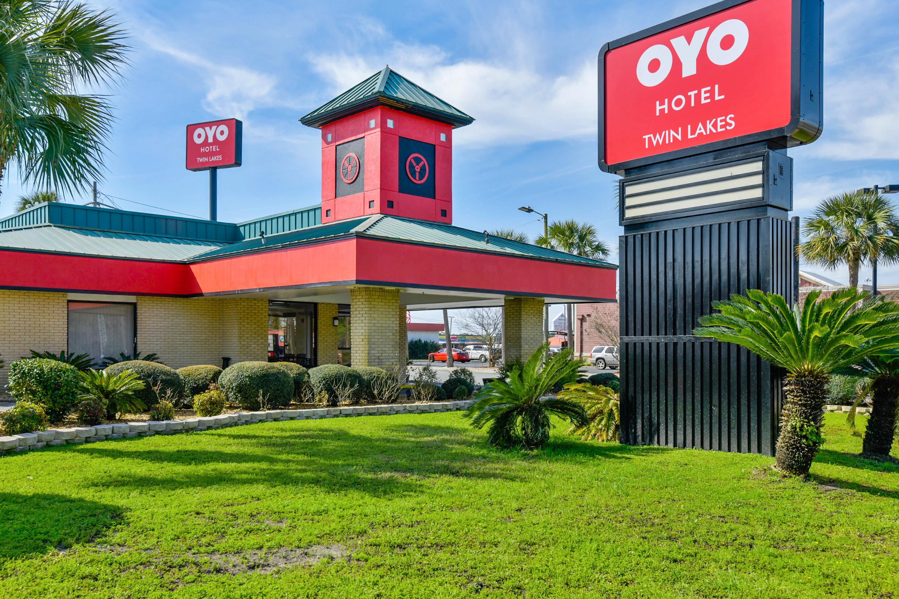 Oyo Hotel Twin Lake- Lake Park Valdosta Area Exterior photo