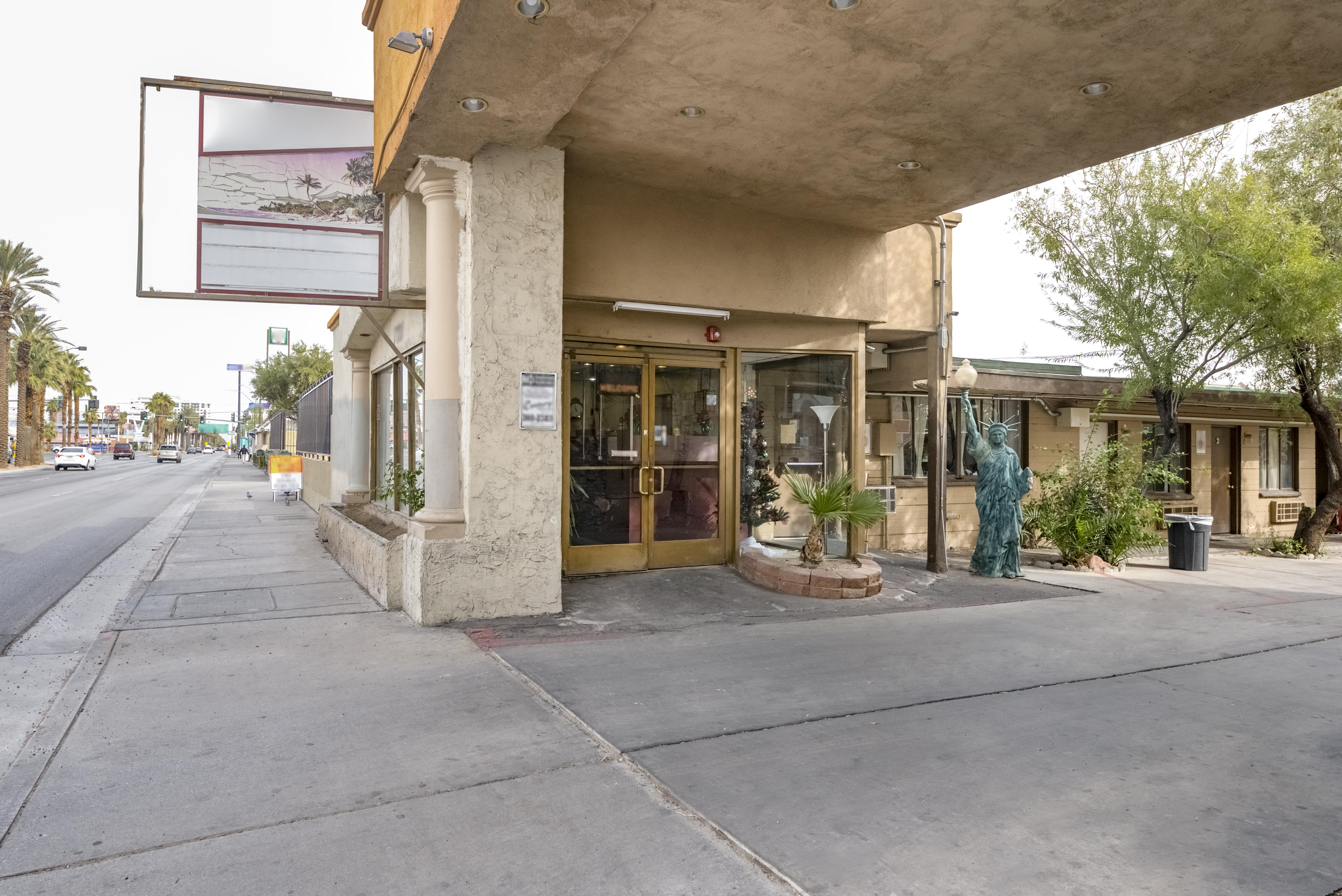 Oyo Oasis Motel Las Vegas I-15 Exterior photo