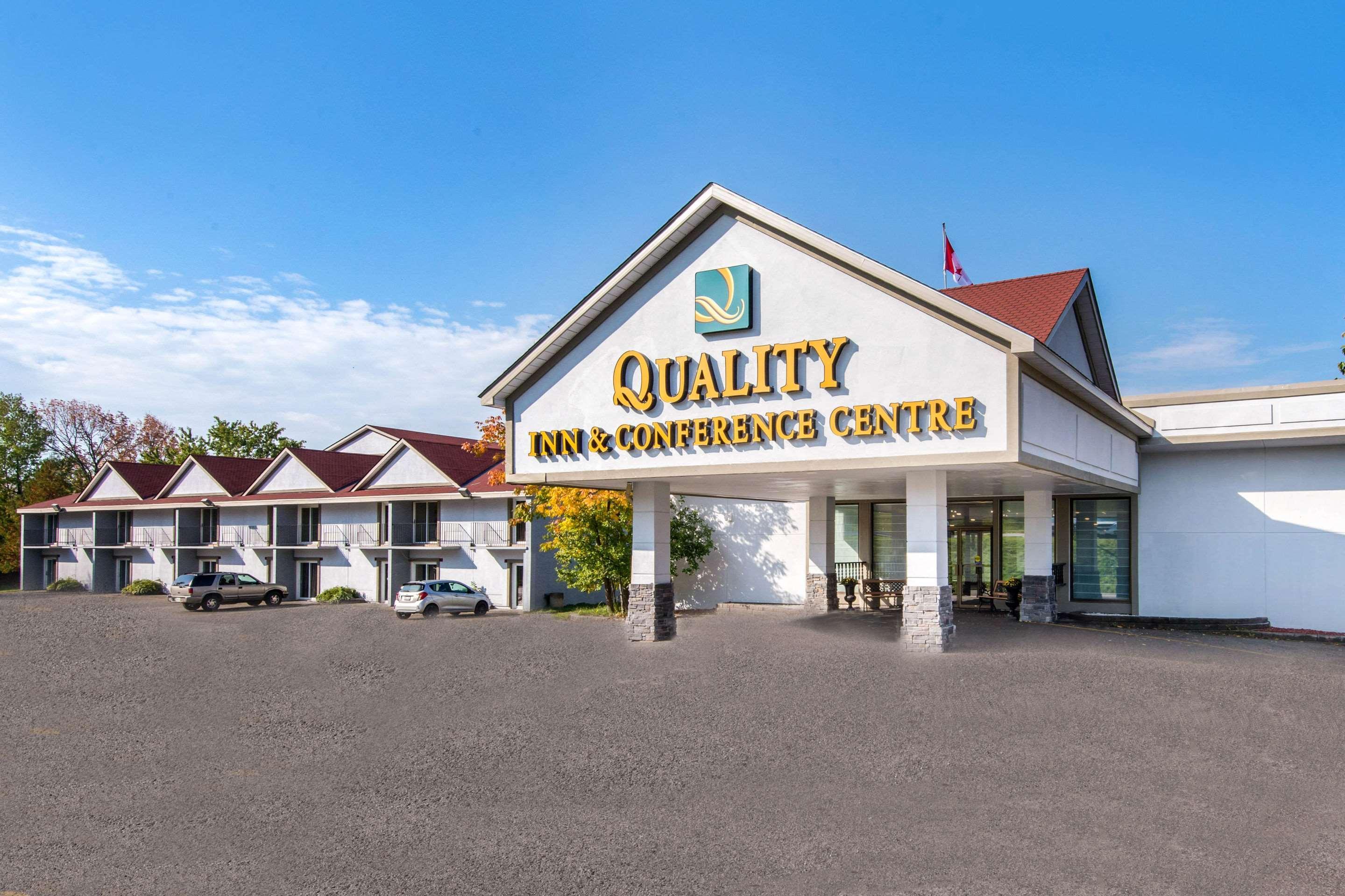 Quality Inn & Conference Centre Orillia Exterior photo