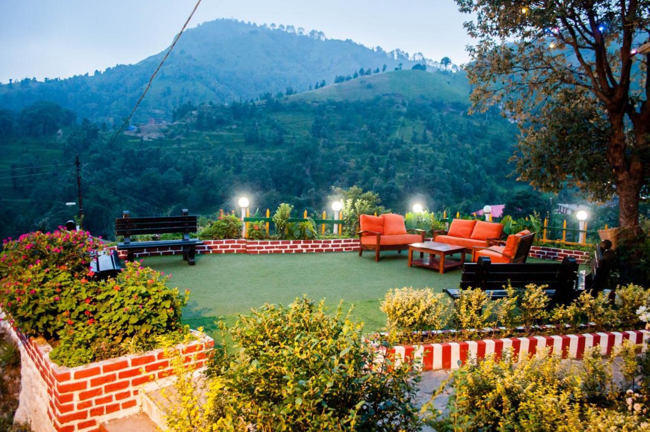 Oakwood Hamlet Resort Shimla Exterior photo