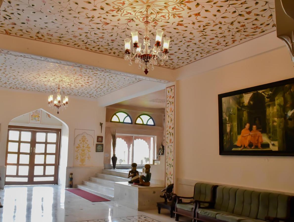 Umaid Palace - Luxury Resort Near Jaipur Close To Bhangarh & Chand Baori Stepwell Abhaneri Dubbi Exterior photo