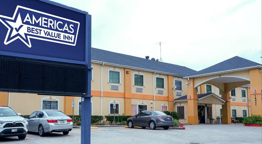 Americas Best Value Inn And Suites Bush International Airport Humble Exterior photo