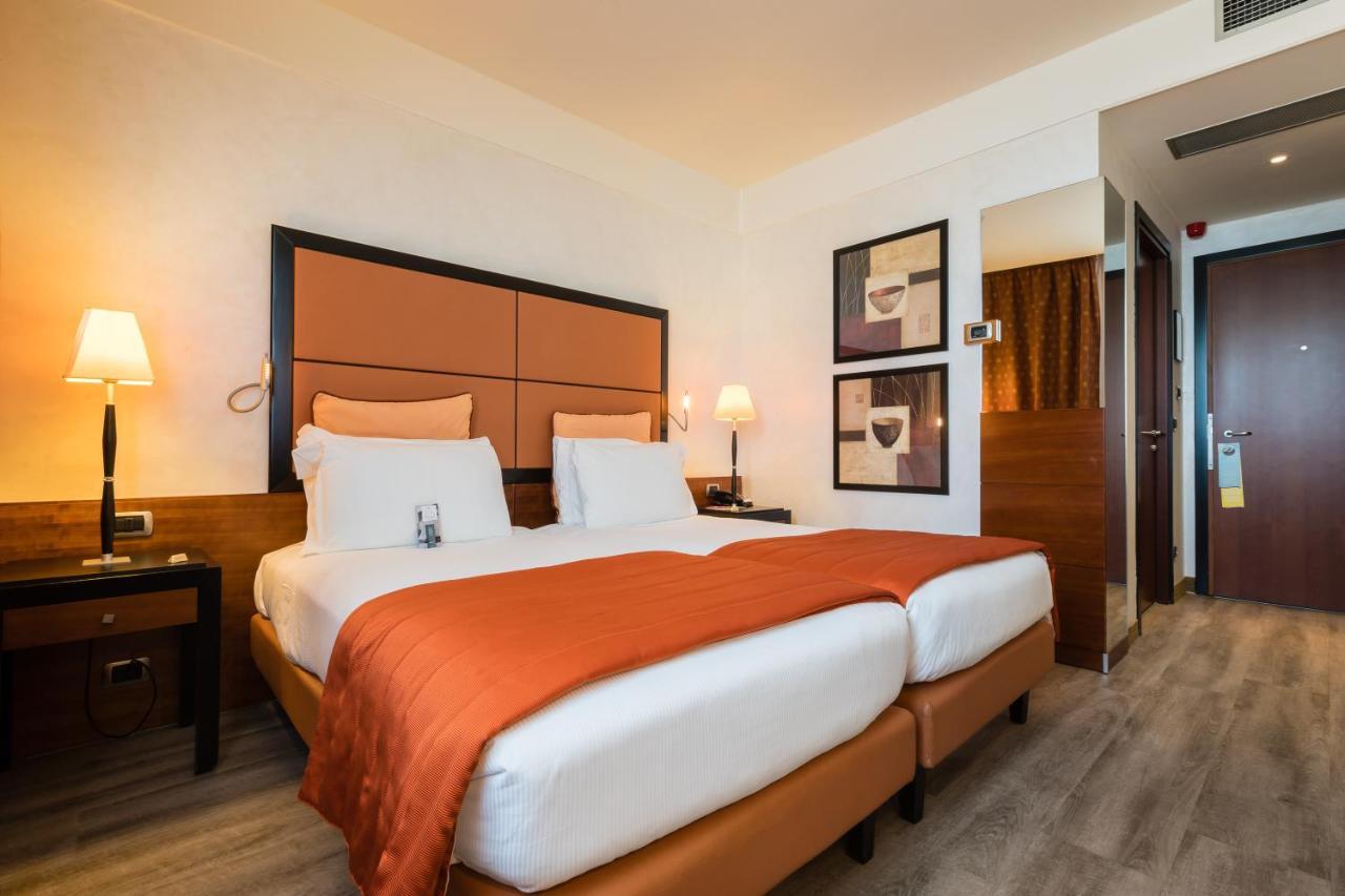 Crowne Plaza Milan Malpensa Airport, An Ihg Hotel Case Nuove  Exterior photo