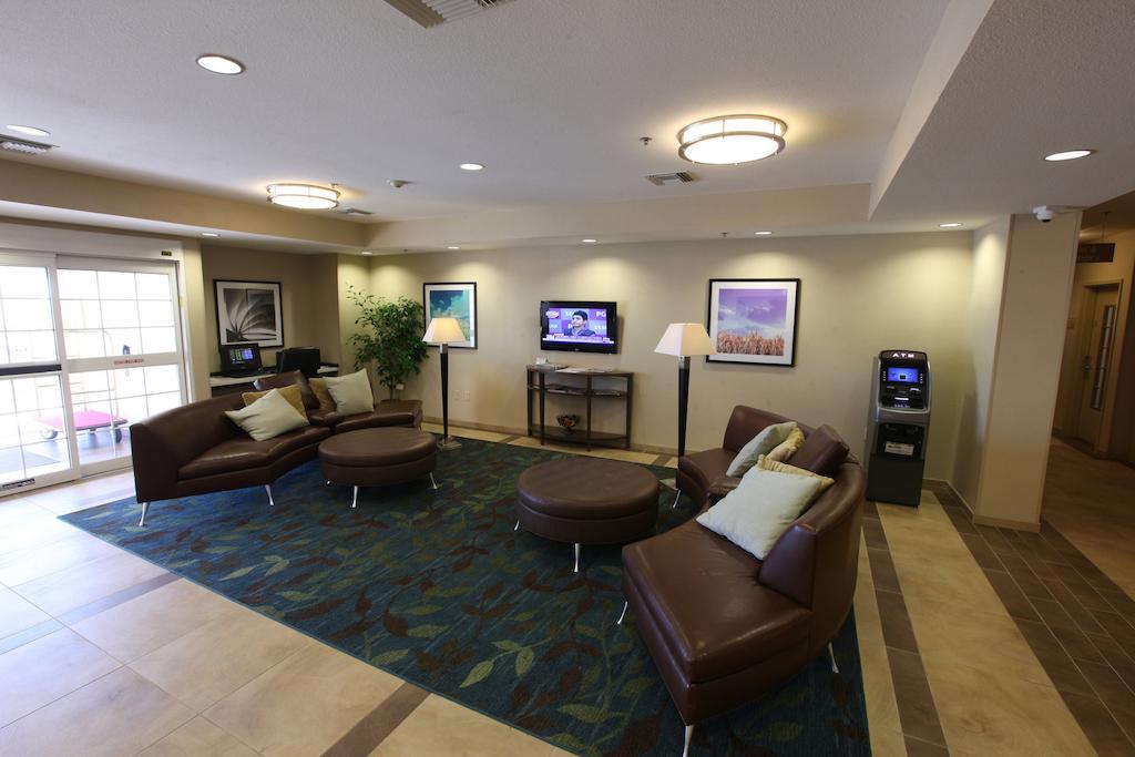 Candlewood Suites Saint Joseph Interior photo