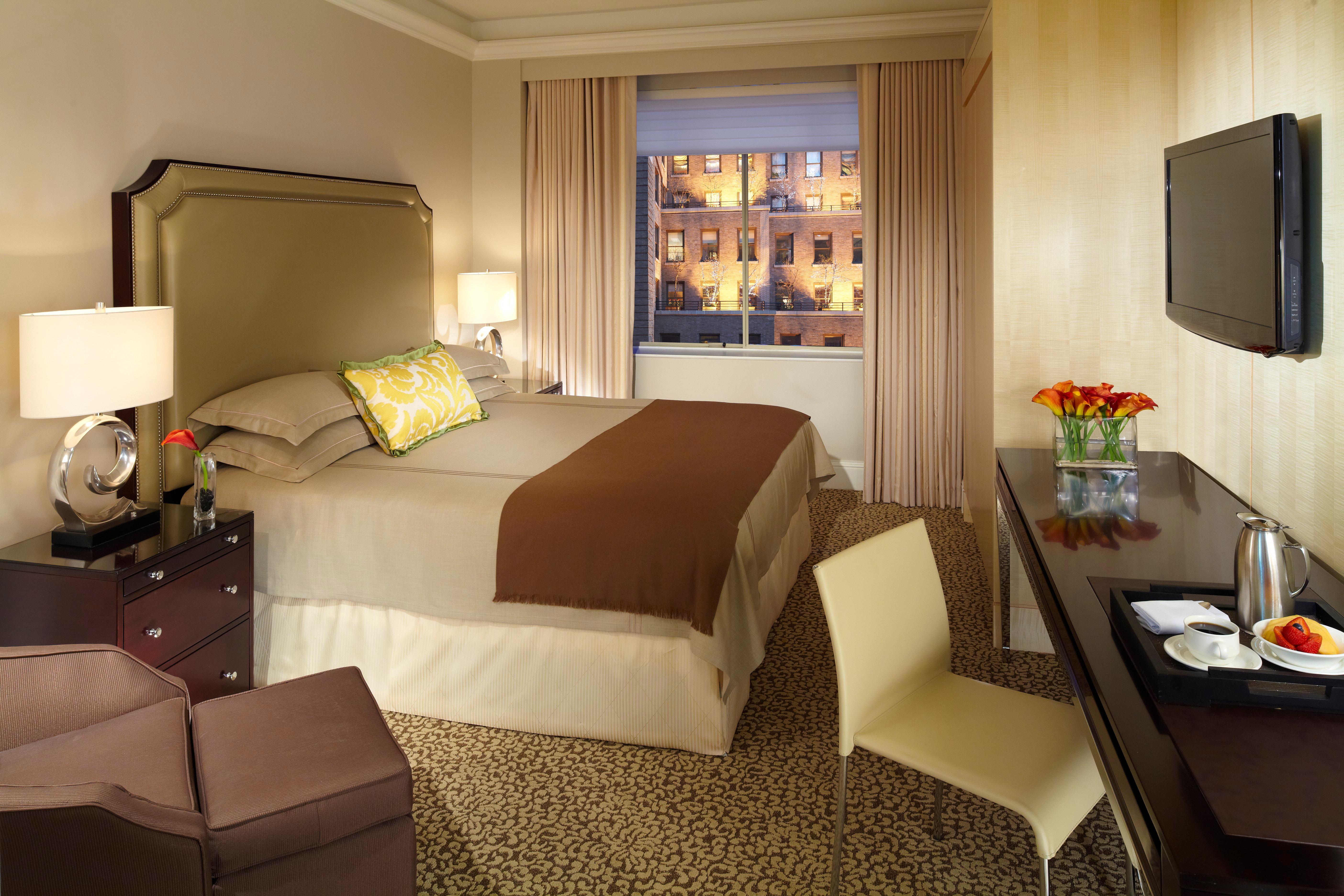 Omni Berkshire Place New York Room photo