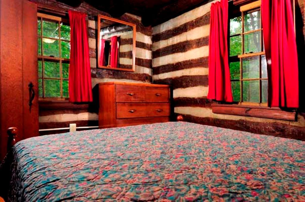 Cacapon State Park Lodge Berkeley Springs Room photo