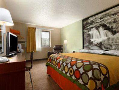 Super 8 By Wyndham Sioux Falls Near Convention Center Room photo