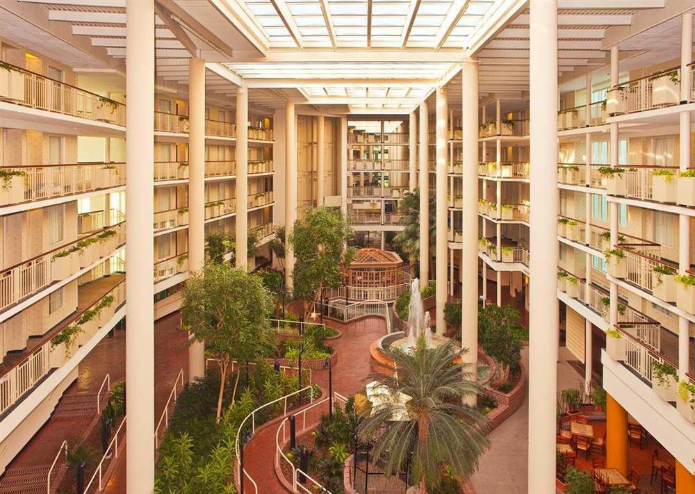 Embassy Suites Parsippany Interior photo