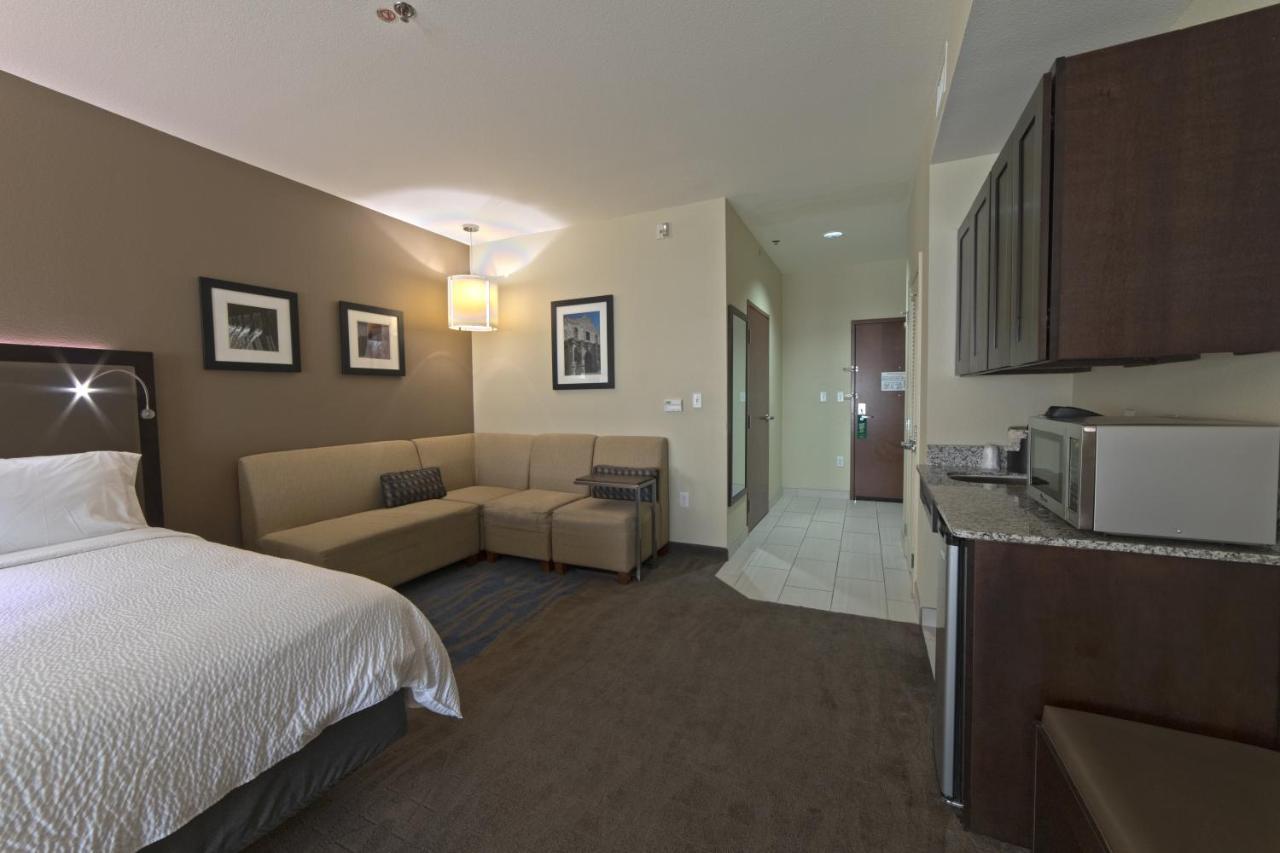 Holiday Inn Hotel & Suites Northwest San Antonio, An Ihg Hotel Exterior photo