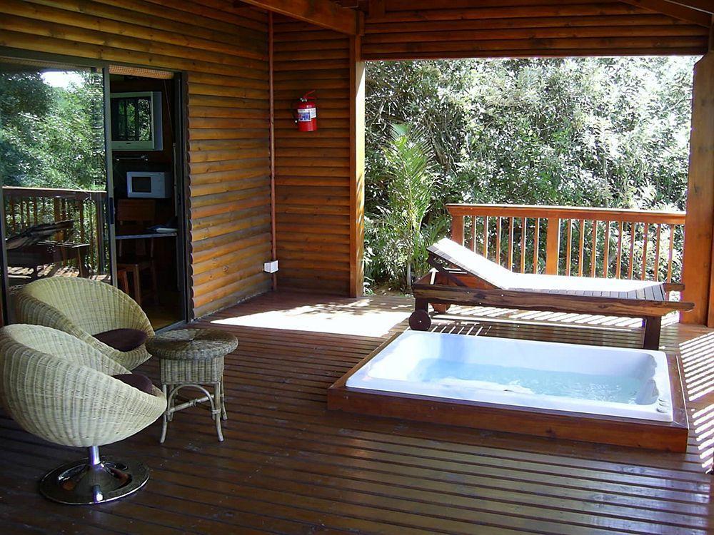 Imvubu Lodge Richards Bay Exterior photo