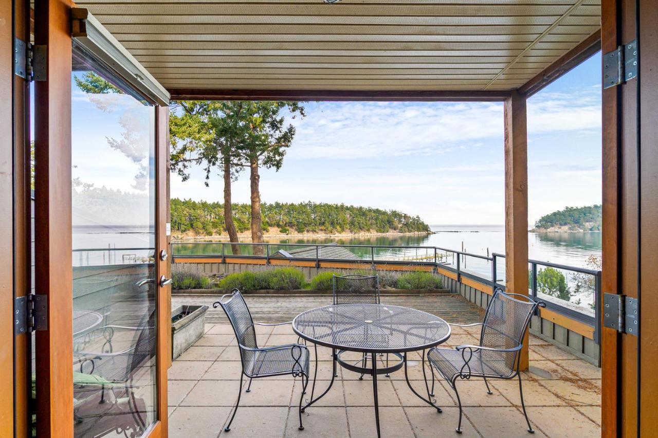 Mayne Island Resort Bennett Bay Exterior photo