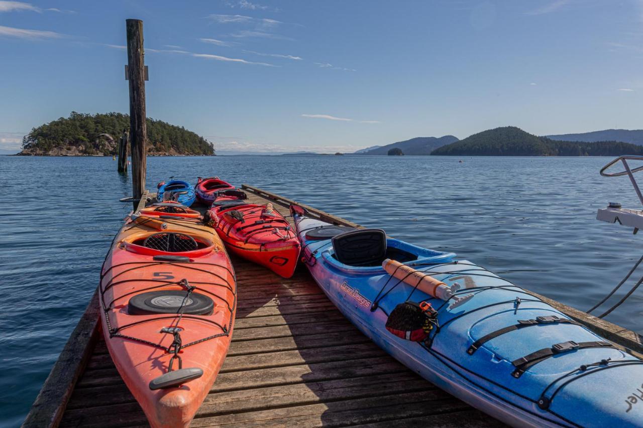 Mayne Island Resort Bennett Bay Exterior photo