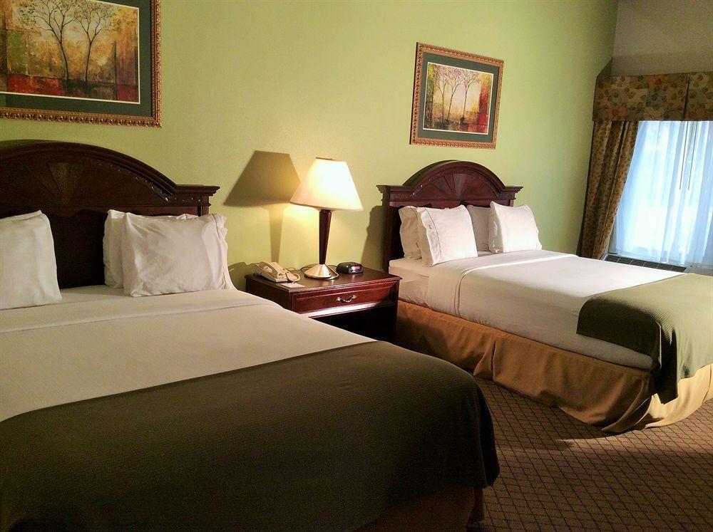 Holiday Inn Express Hotel & Suites Cincinnati Northeast-Milford, An Ihg Hotel Exterior photo