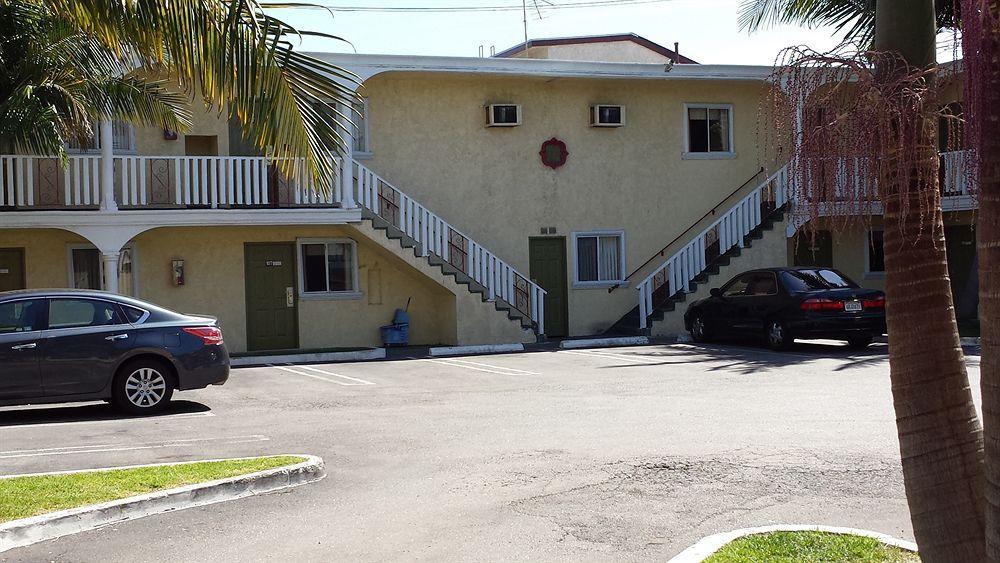 Paradise Inn And Suites Los Angeles Exterior photo