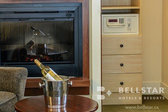Solara Resort By Bellstar Hotels Canmore Room photo