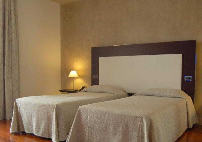Cremona Palace Hotel Costa Sant'Abramo Room photo