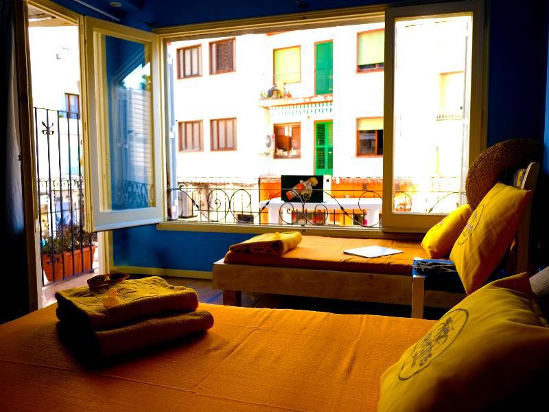 Ten Hostel Ibiza Town Exterior photo