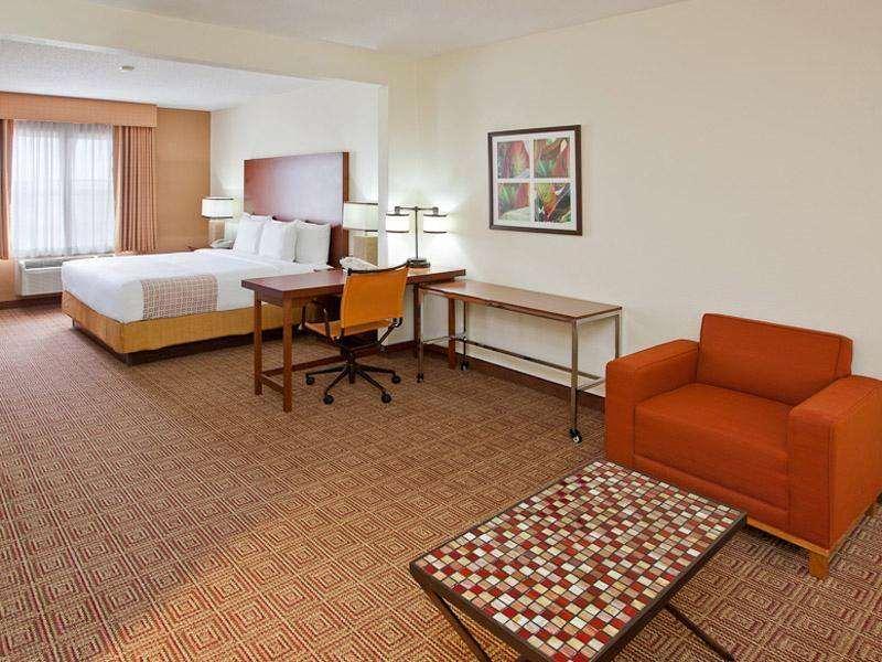 La Quinta By Wyndham Bannockburn-Deerfield Hotel Room photo