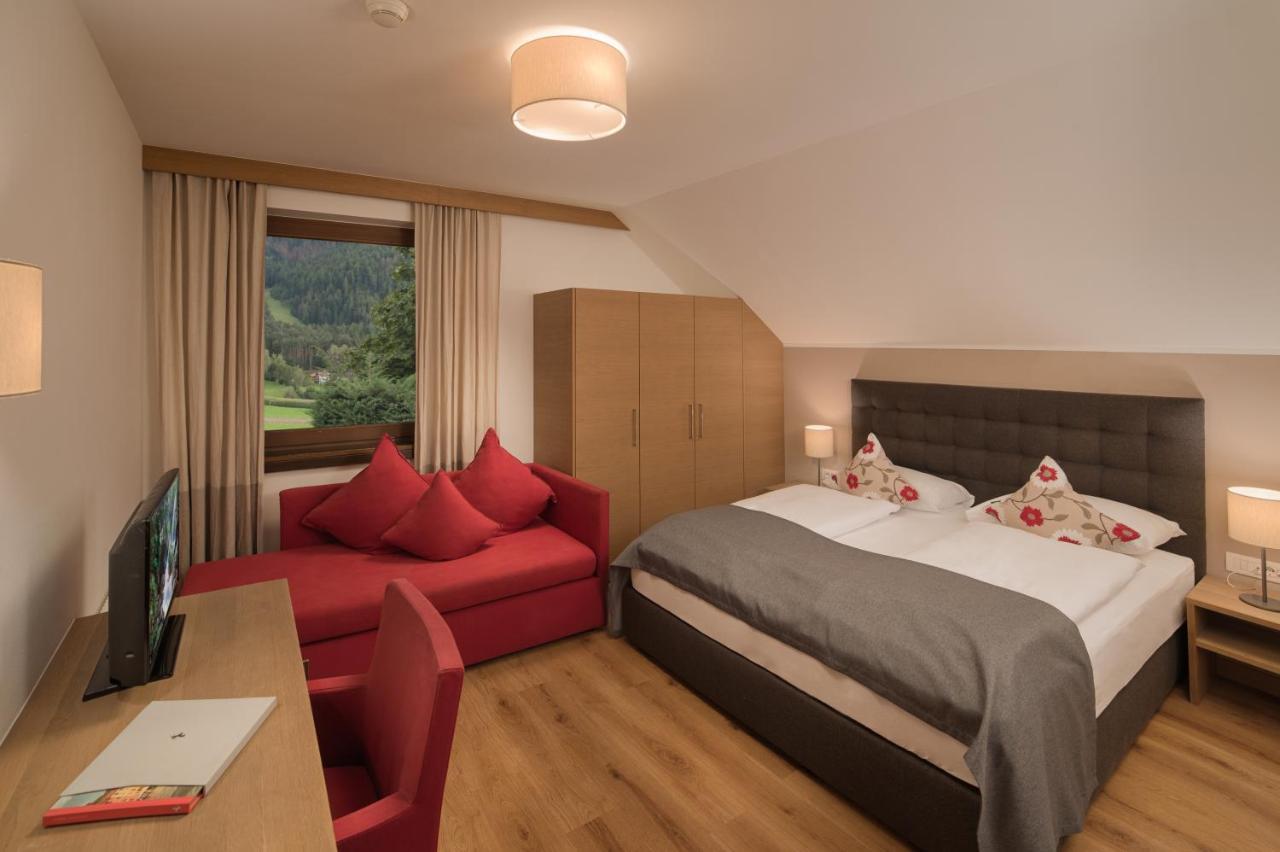 Schonblick - Sport & Active Hotel Brunico Room photo