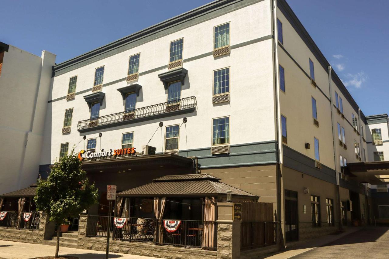 Comfort Suites Downtown Carlisle Exterior photo