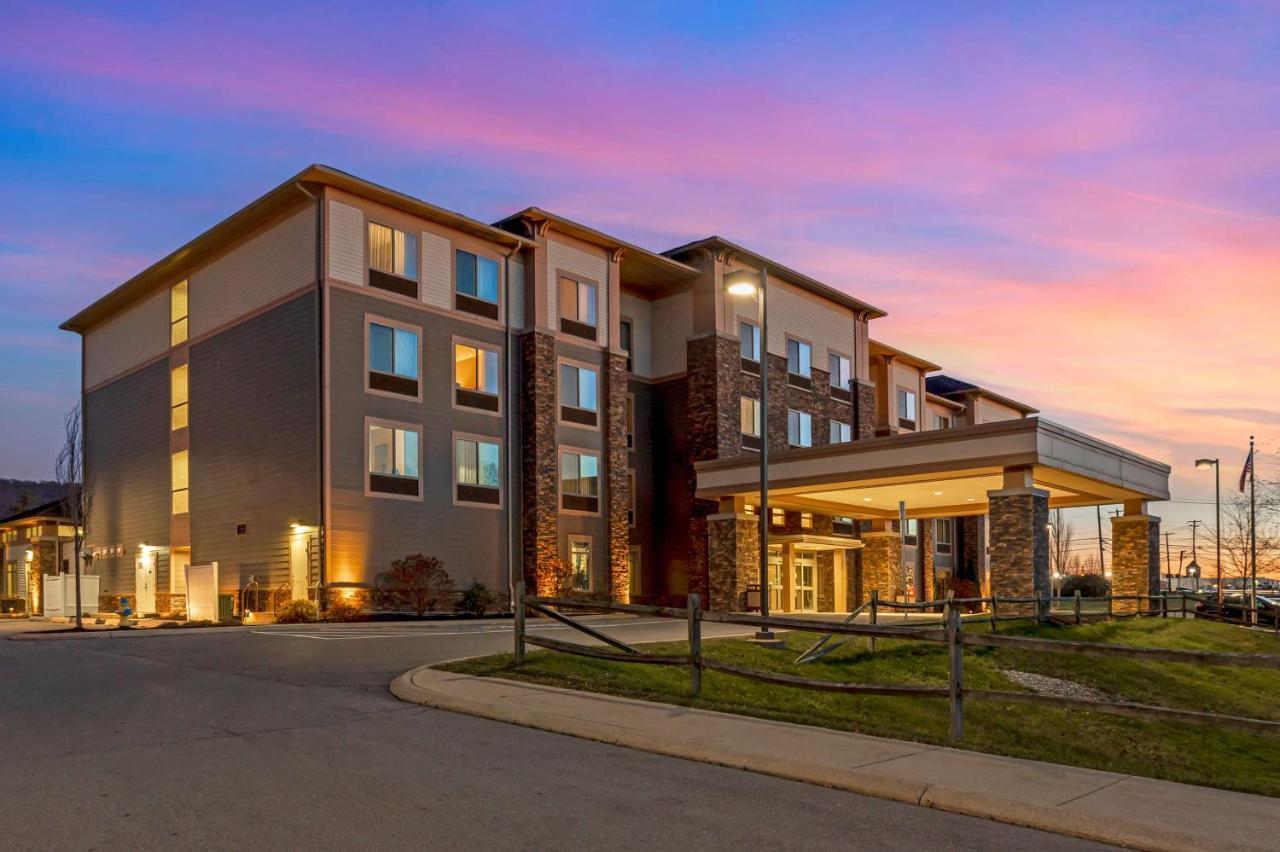 Best Western Plus University Park Inn & Suites State College Exterior photo