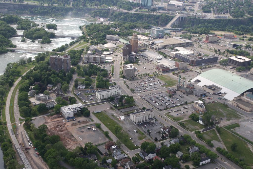 Wingate By Wyndham Niagara Falls Exterior photo