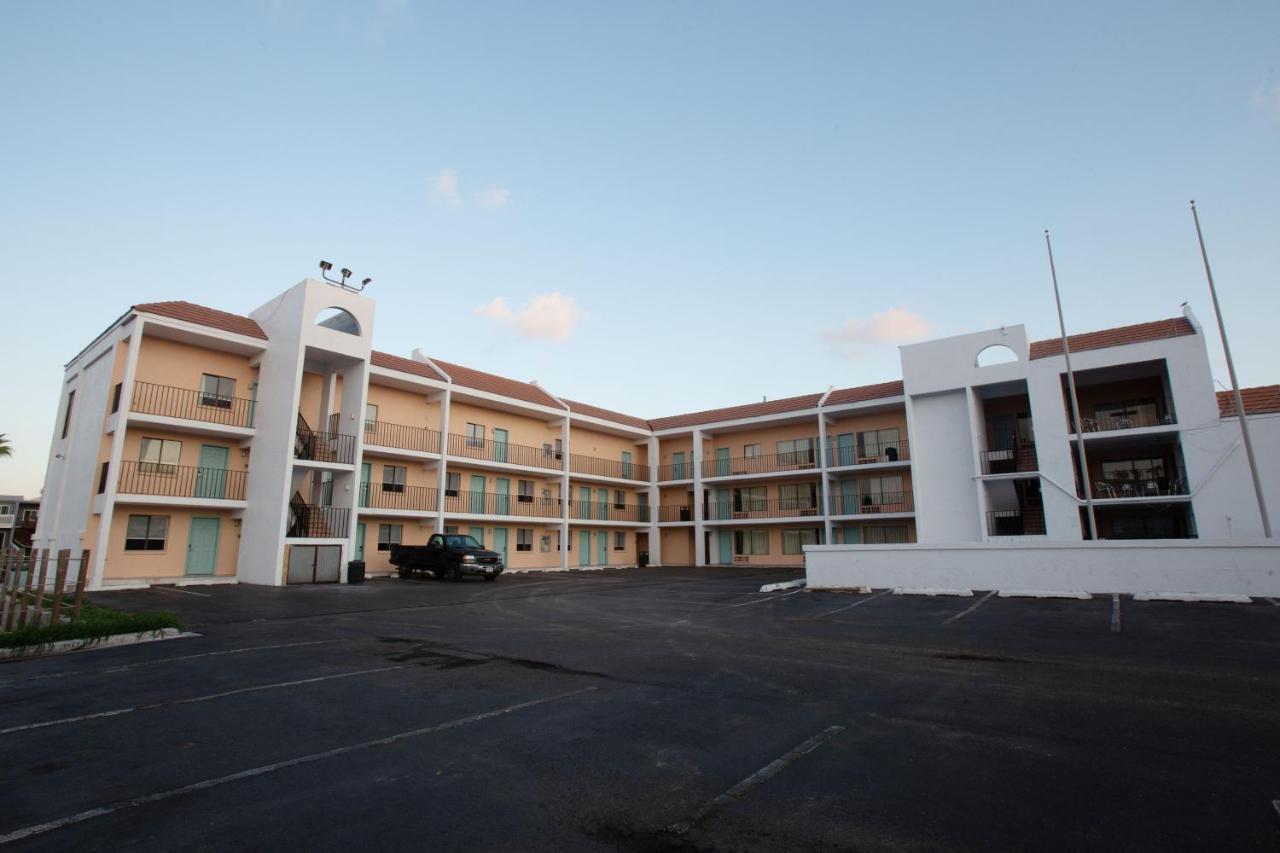 Windwater Hotel And Marina South Padre Island Exterior photo